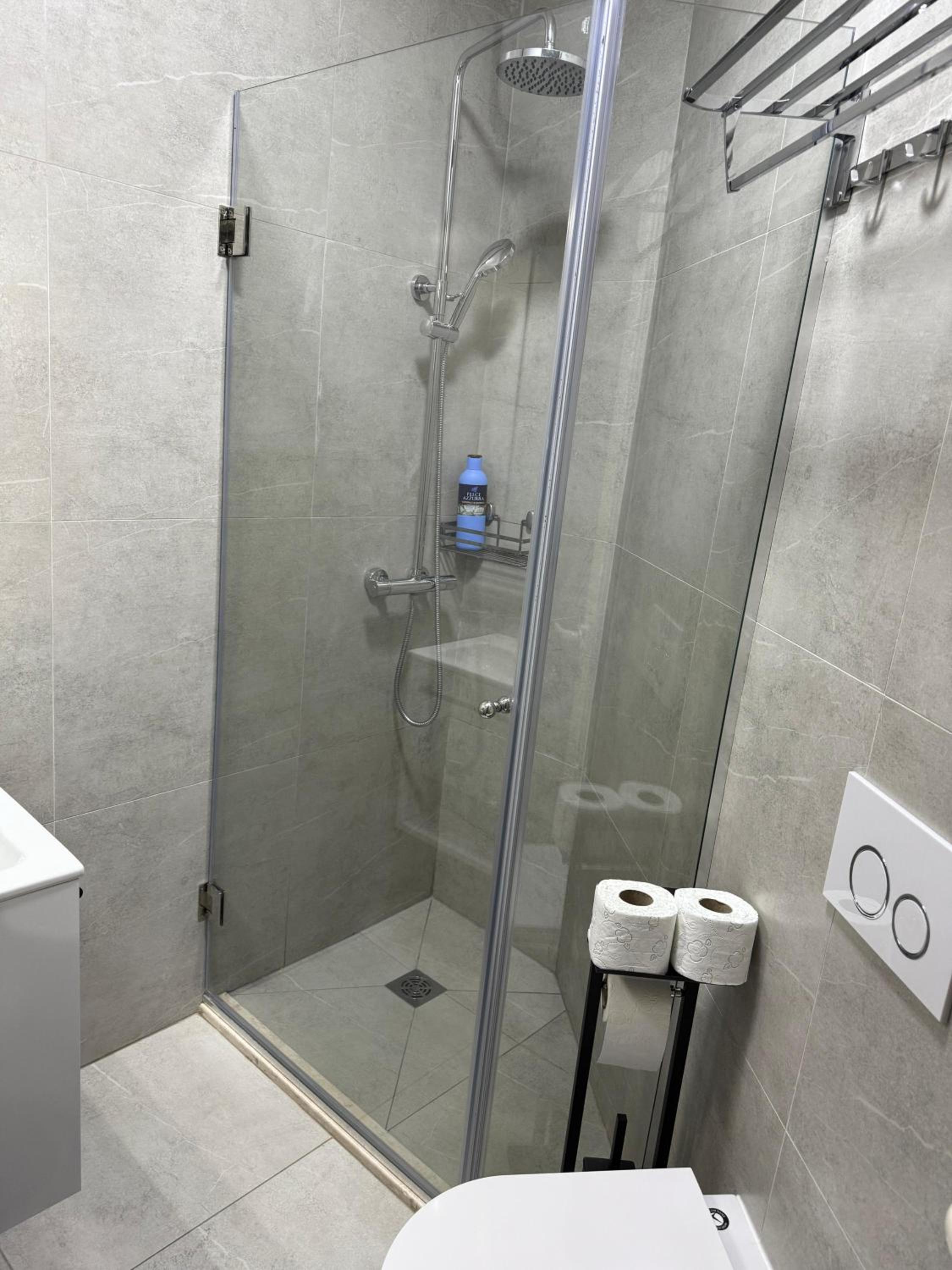 STAY-FIVE Modern Central Studios Self Check-in & Fast Wi-Fi