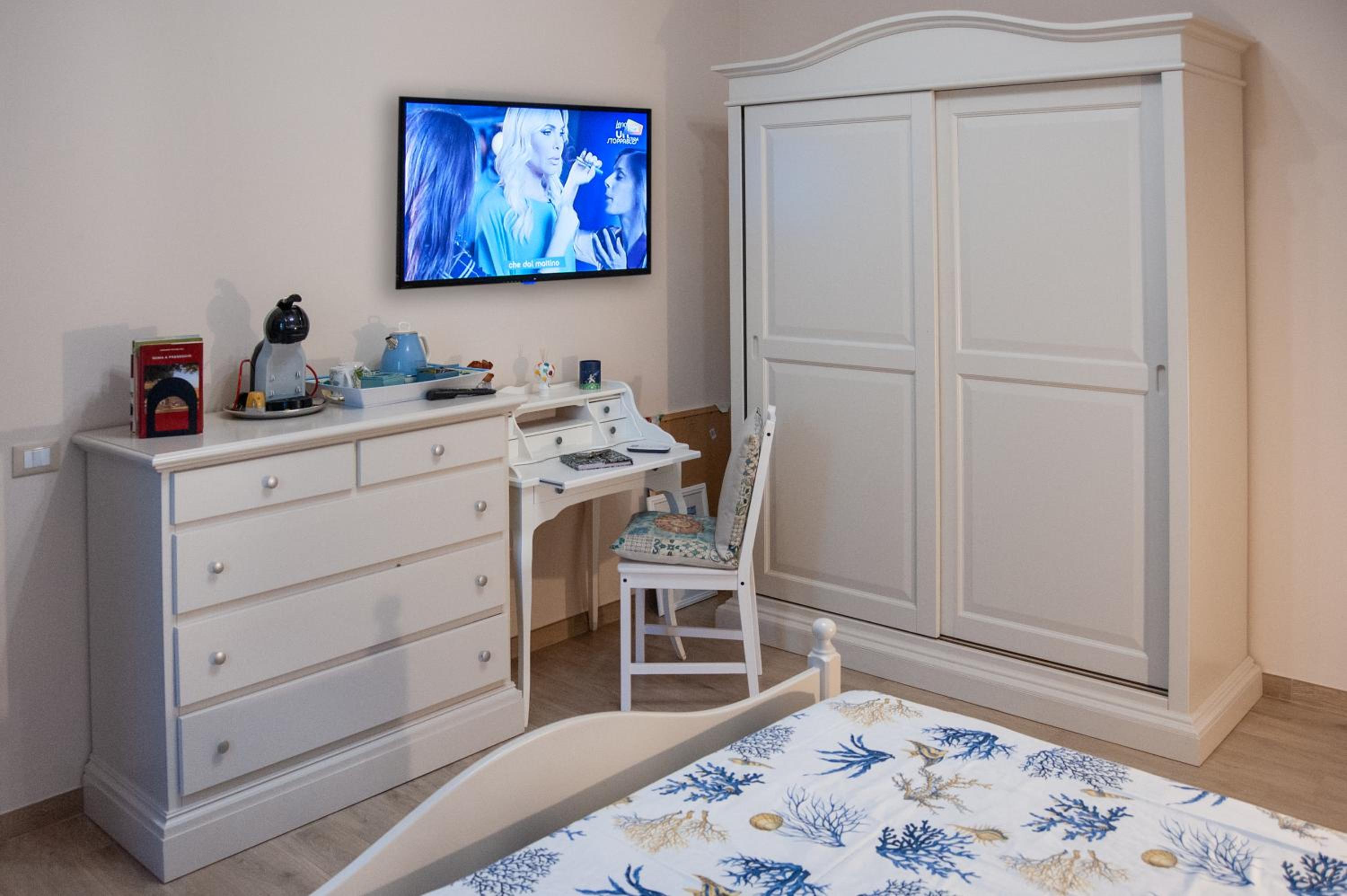 Photo 8