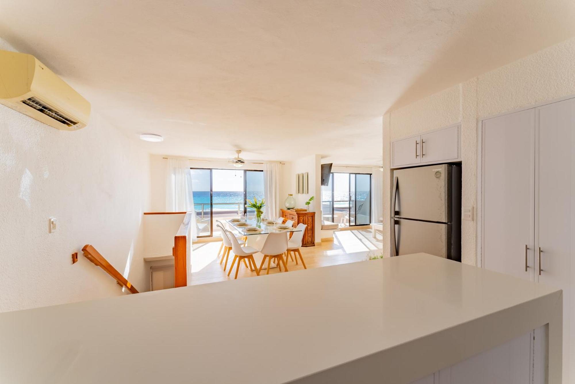 Beachfront Villa in Cancun Hotel Zone