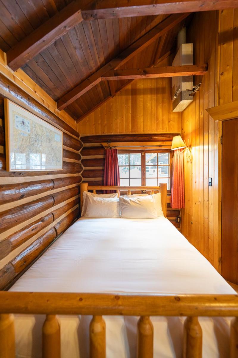 Storm Mountain Lodge & Cabins