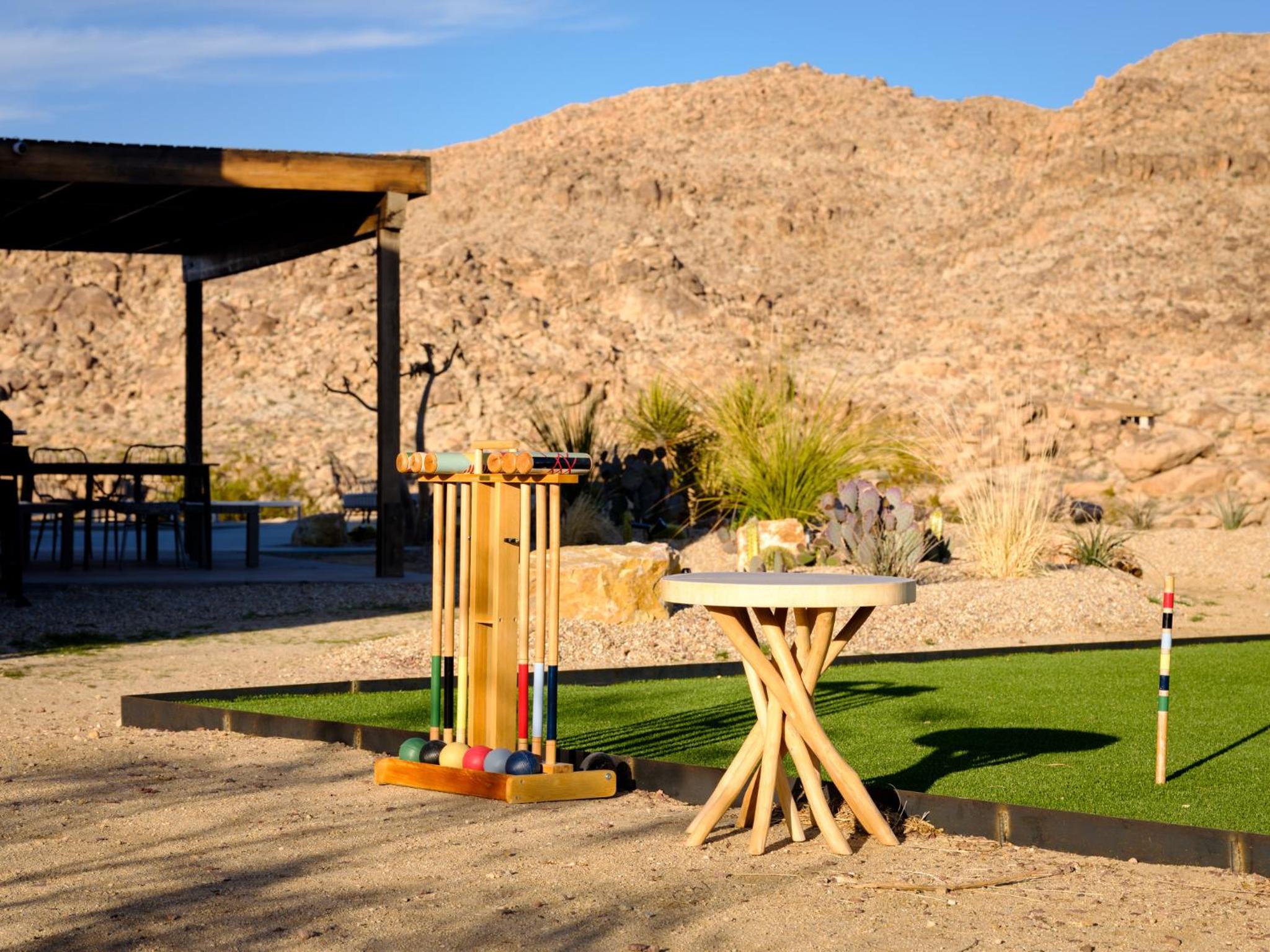 Joshua Tree Country Club-Villa/Pool/Sport/Boulders - Property Image 51