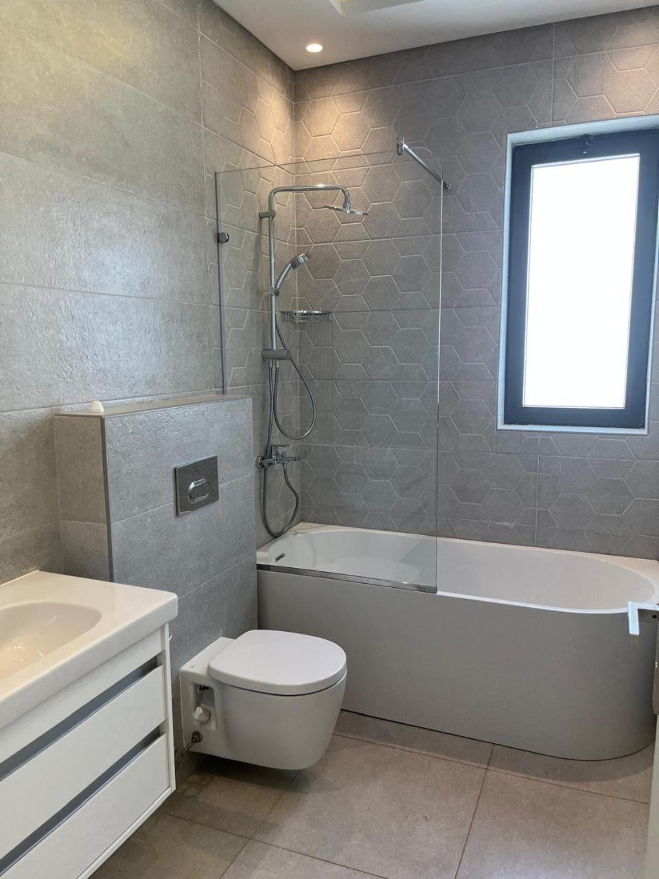 Lake view apartment in new Cairo