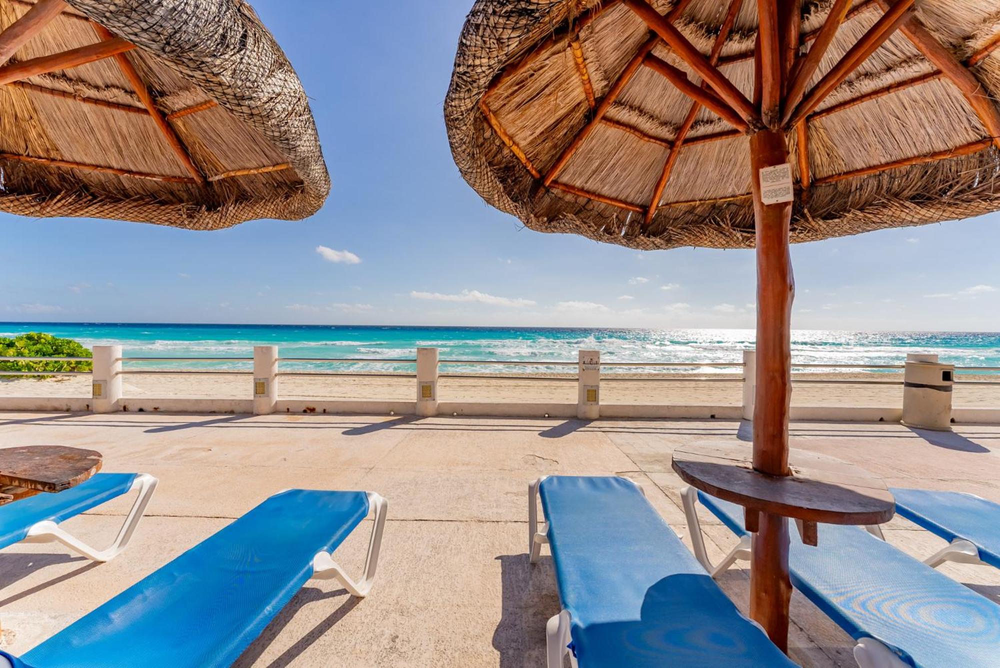 Beachfront Villa in Cancun Hotel Zone