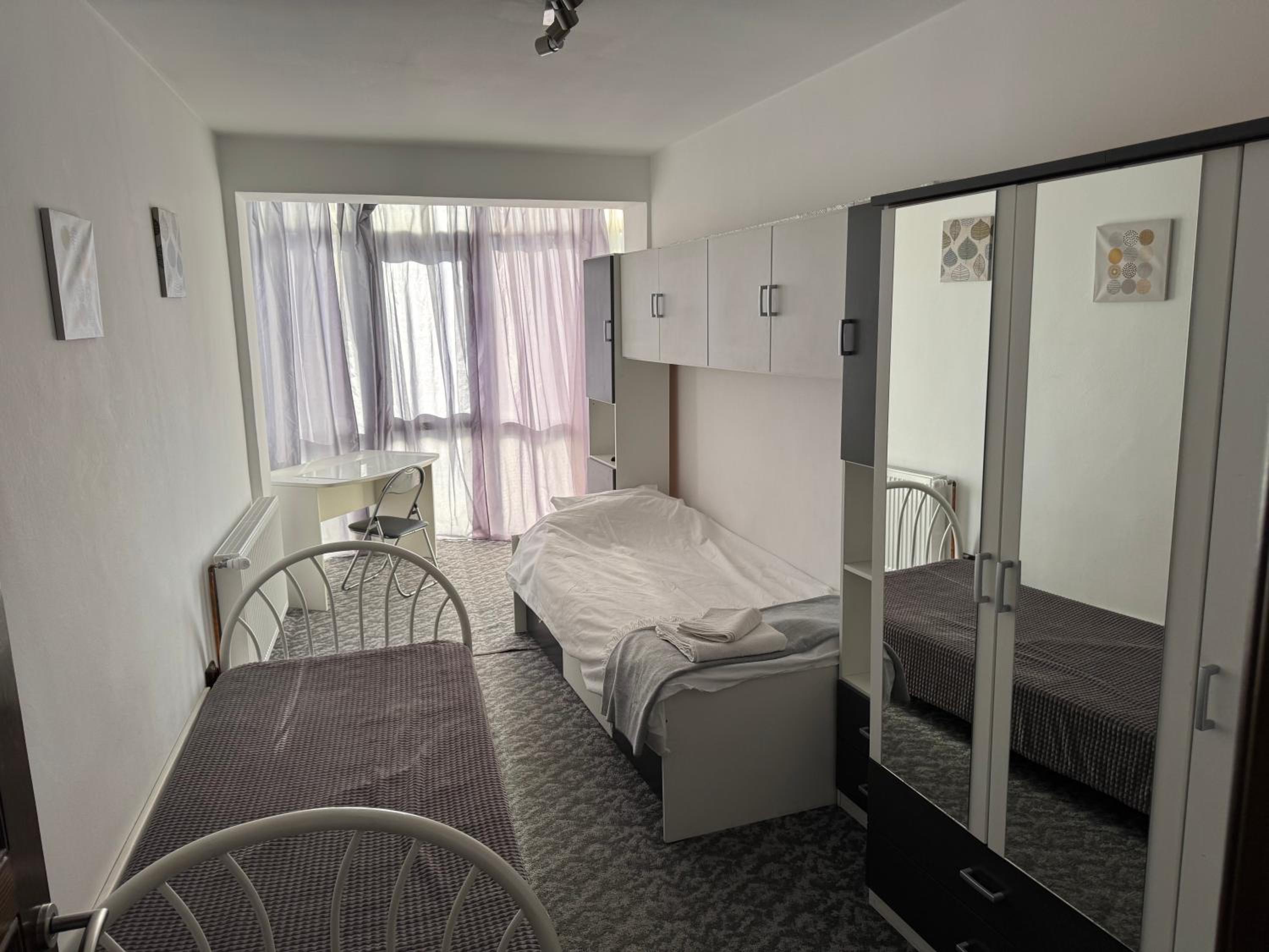 Hosthea Apartament Brasov view 3