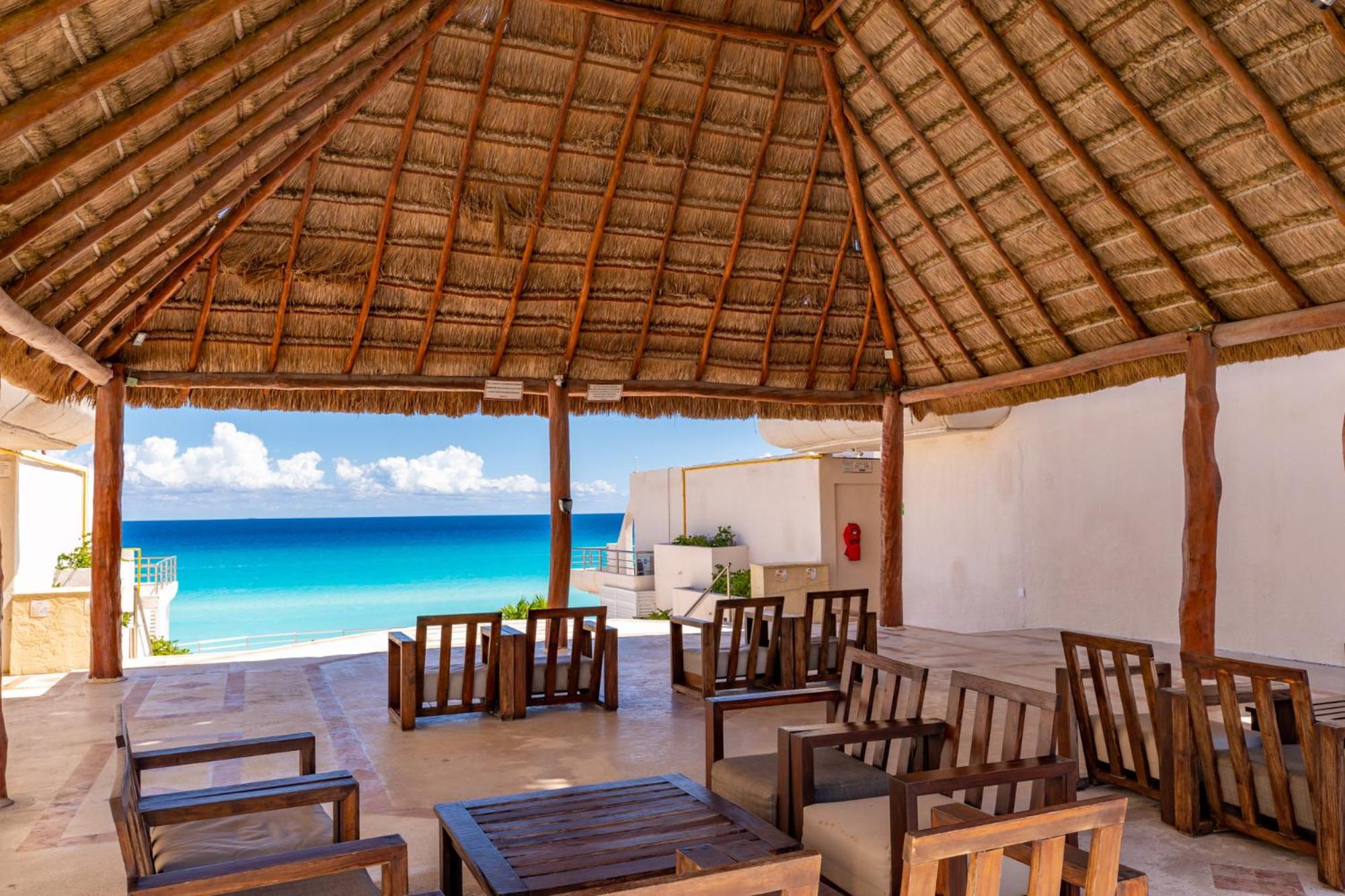 Beachfront Villa in Cancun Hotel Zone