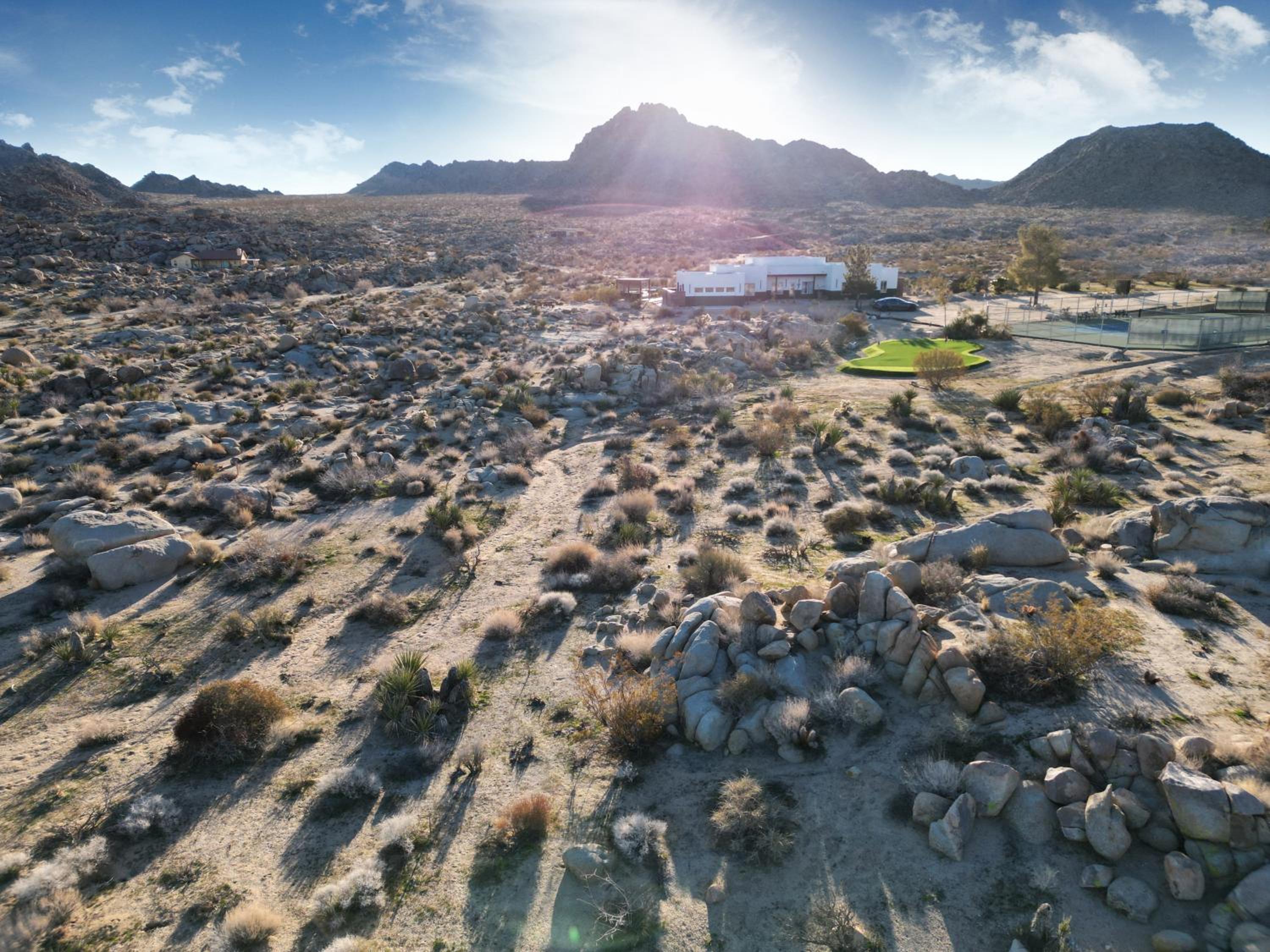 Joshua Tree Country Club-Villa/Pool/Sport/Boulders - Property Image 25