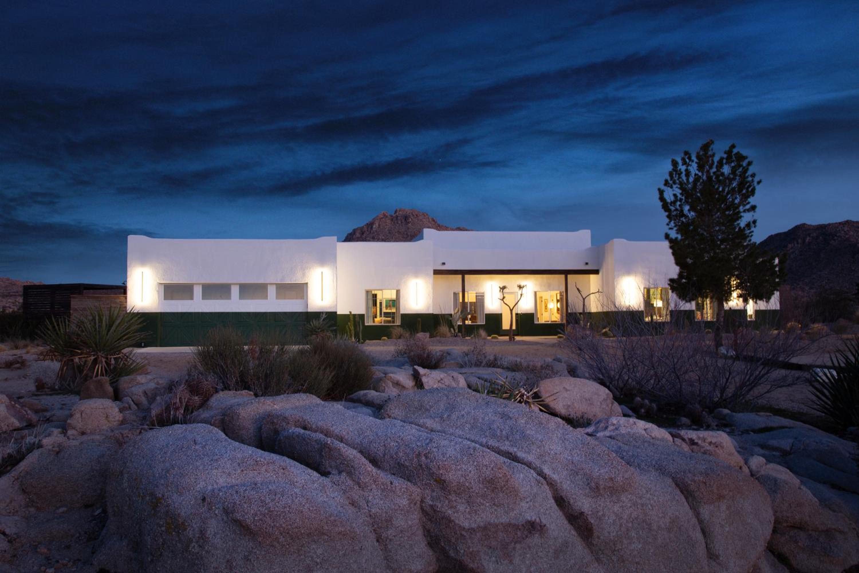 Joshua Tree Country Club-Villa/Pool/Sport/Boulders - Property Image 23