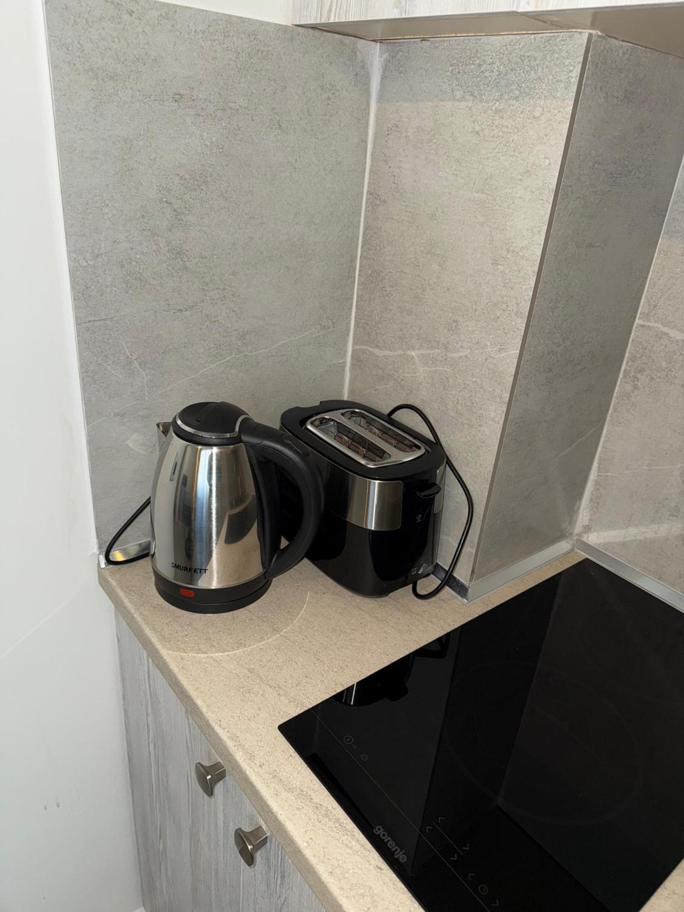 STAY-FIVE Modern Central Studios Self Check-in & Fast Wi-Fi