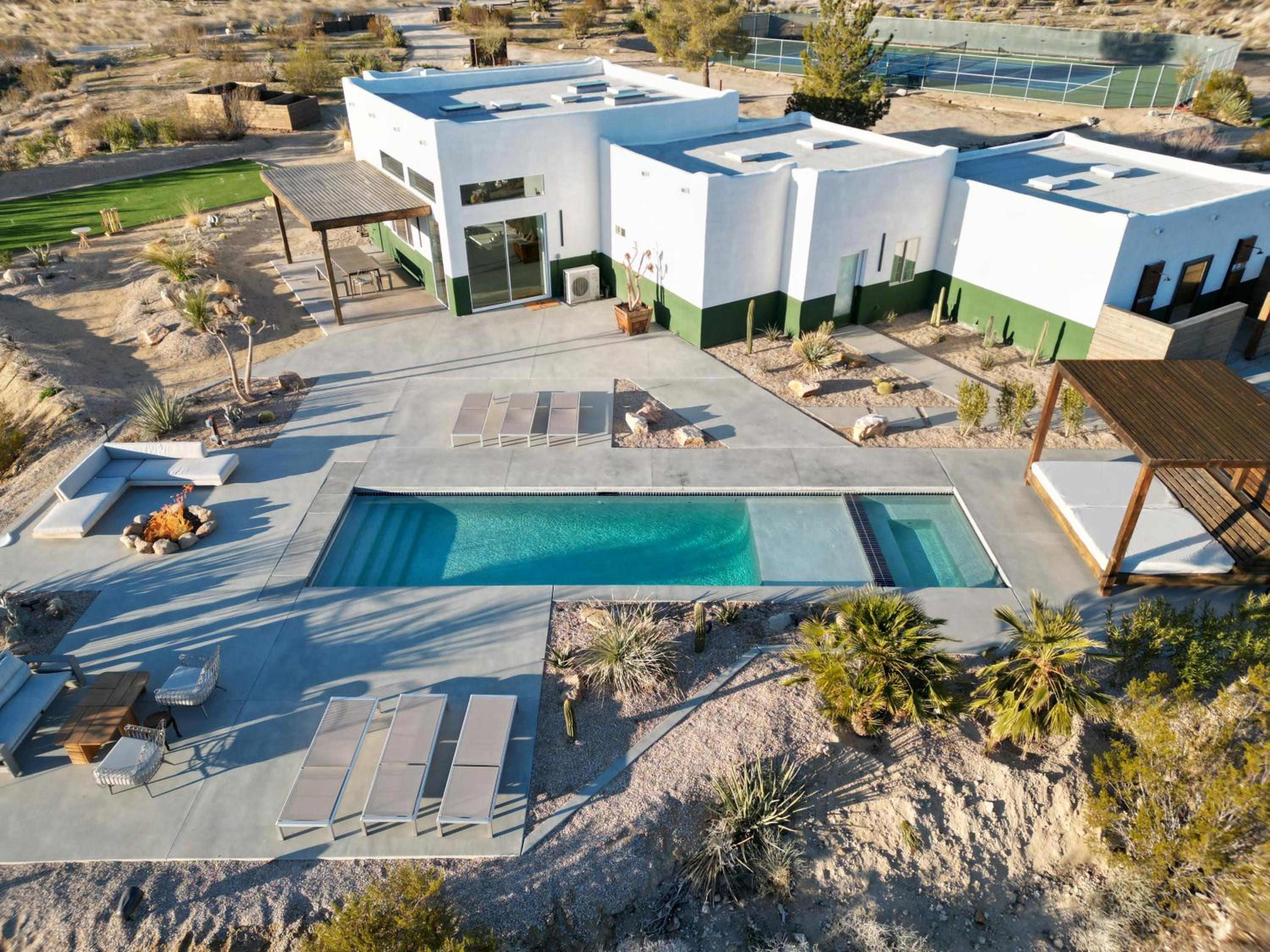 Joshua Tree Country Club-Villa/Pool/Sport/Boulders - Property Image 55