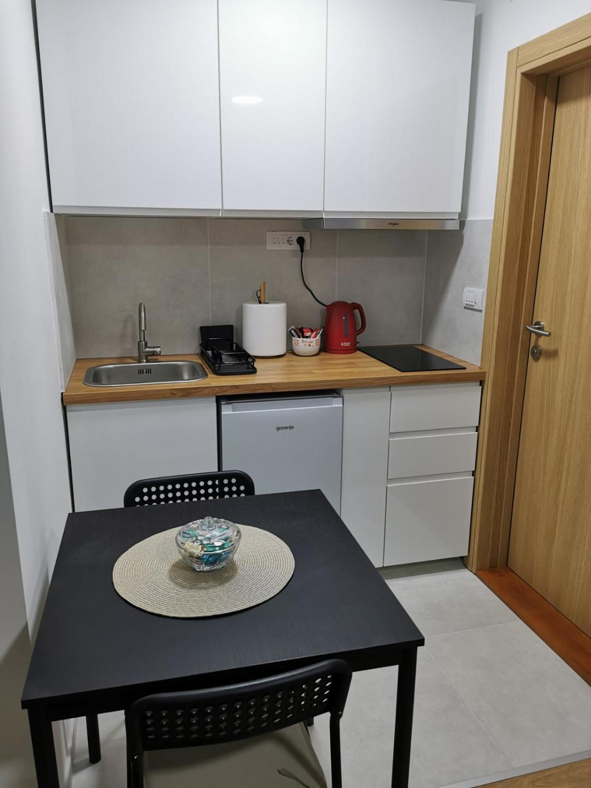 Apartman Good Night view 3