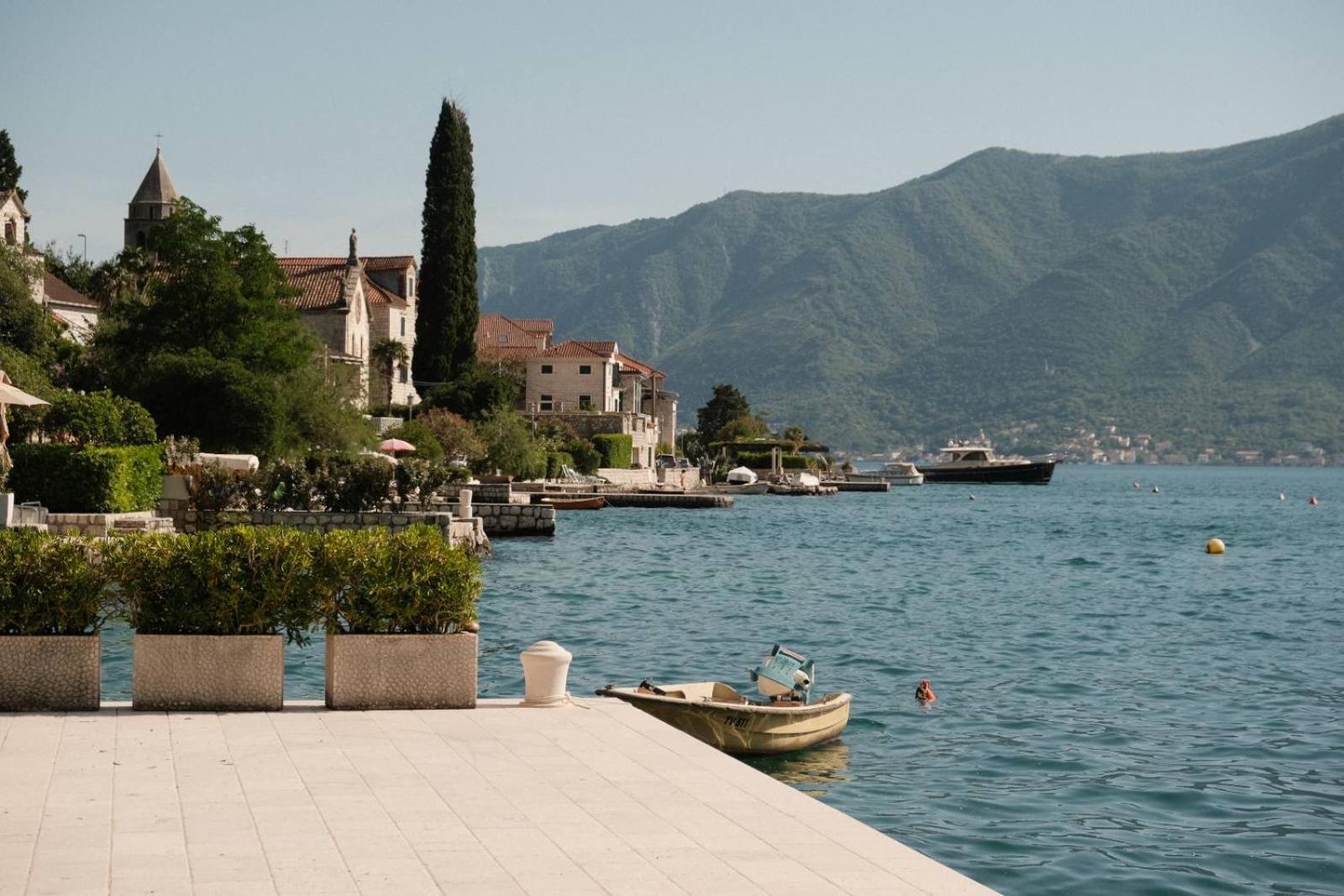 MARETA II - waterfront view 5