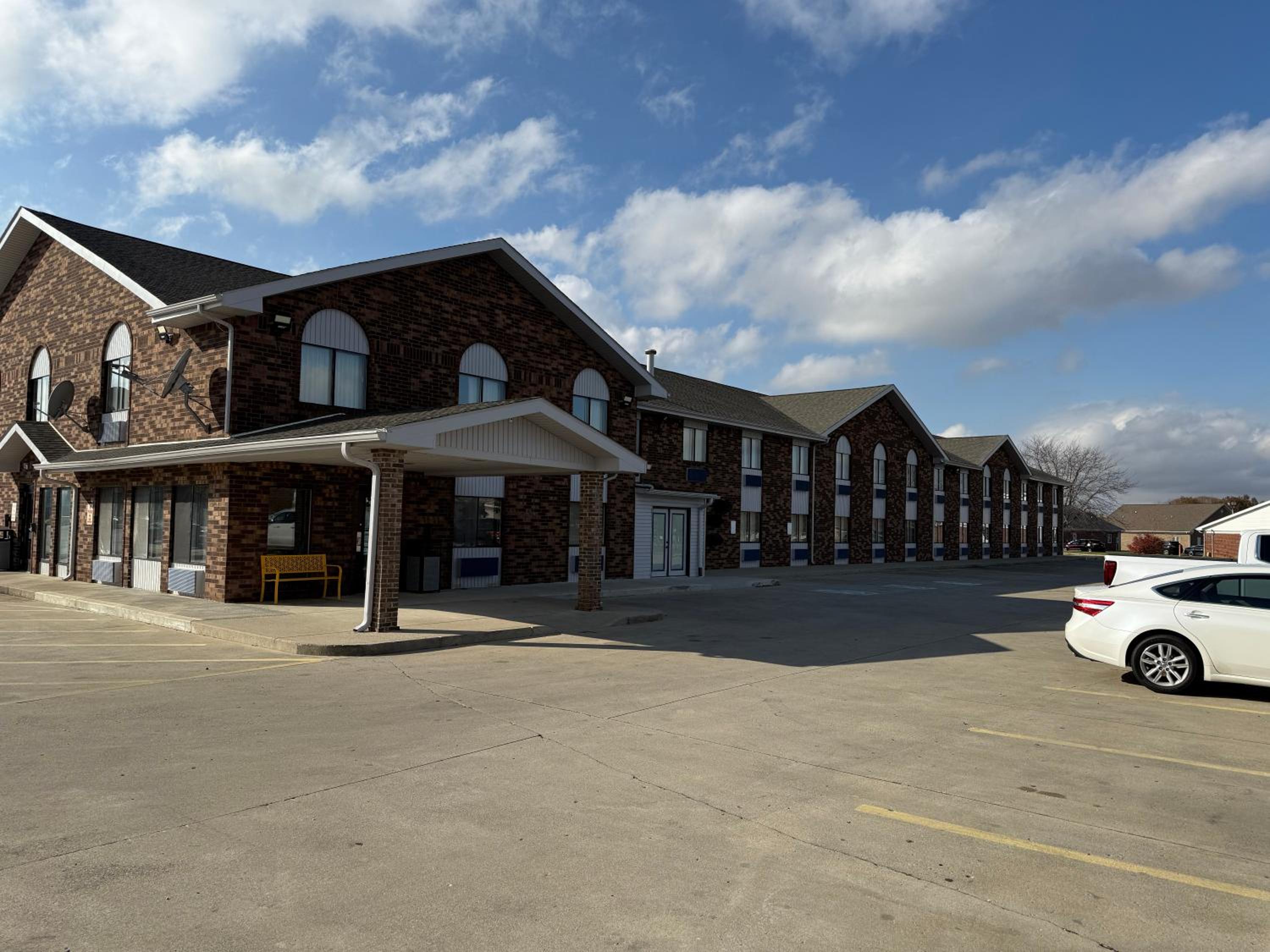 Muncie Vacations - Days Inn by Wyndham Muncie -Ball State University - Property Image 42