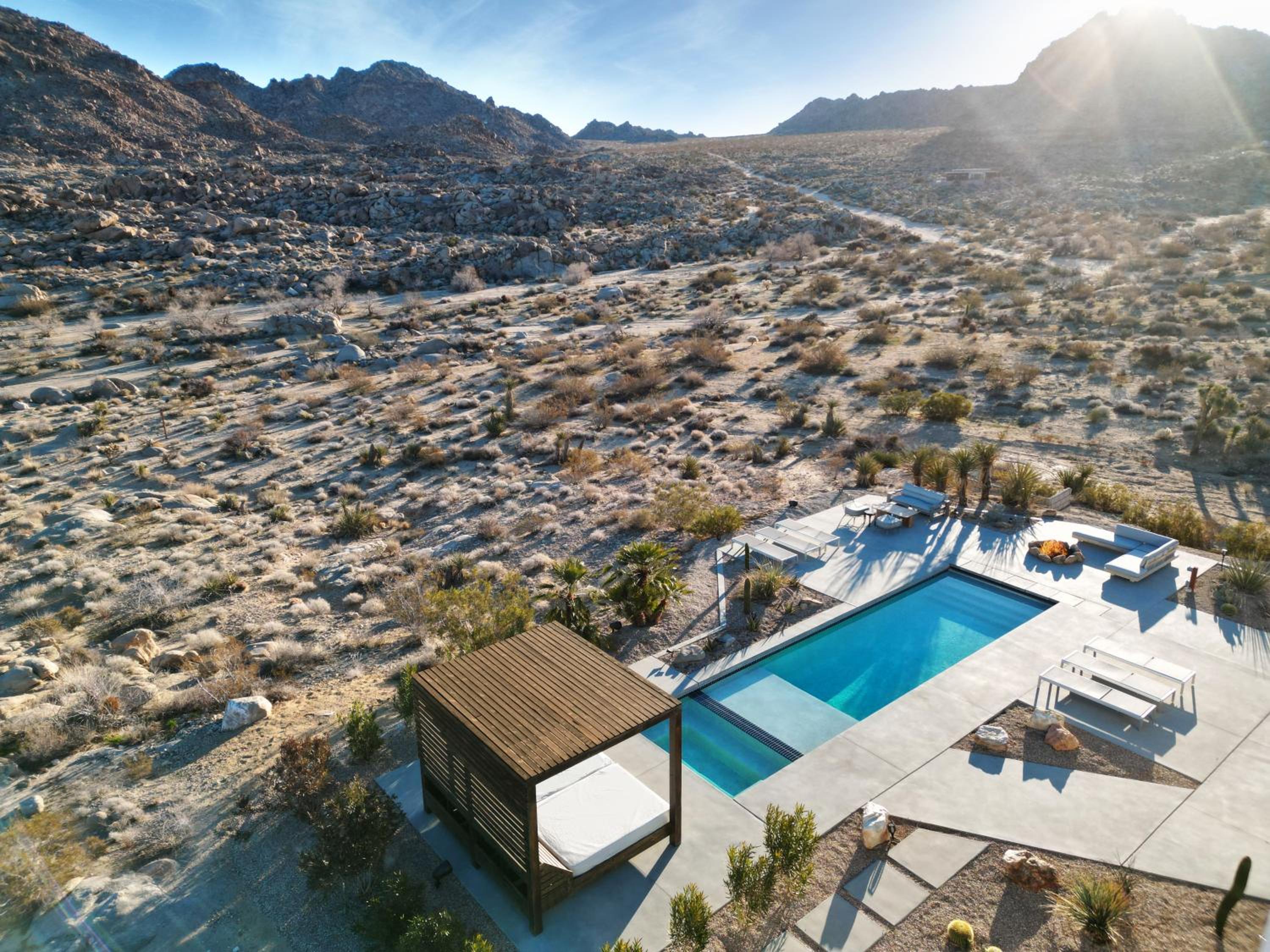 Joshua Tree Country Club-Villa/Pool/Sport/Boulders - Property Image 16