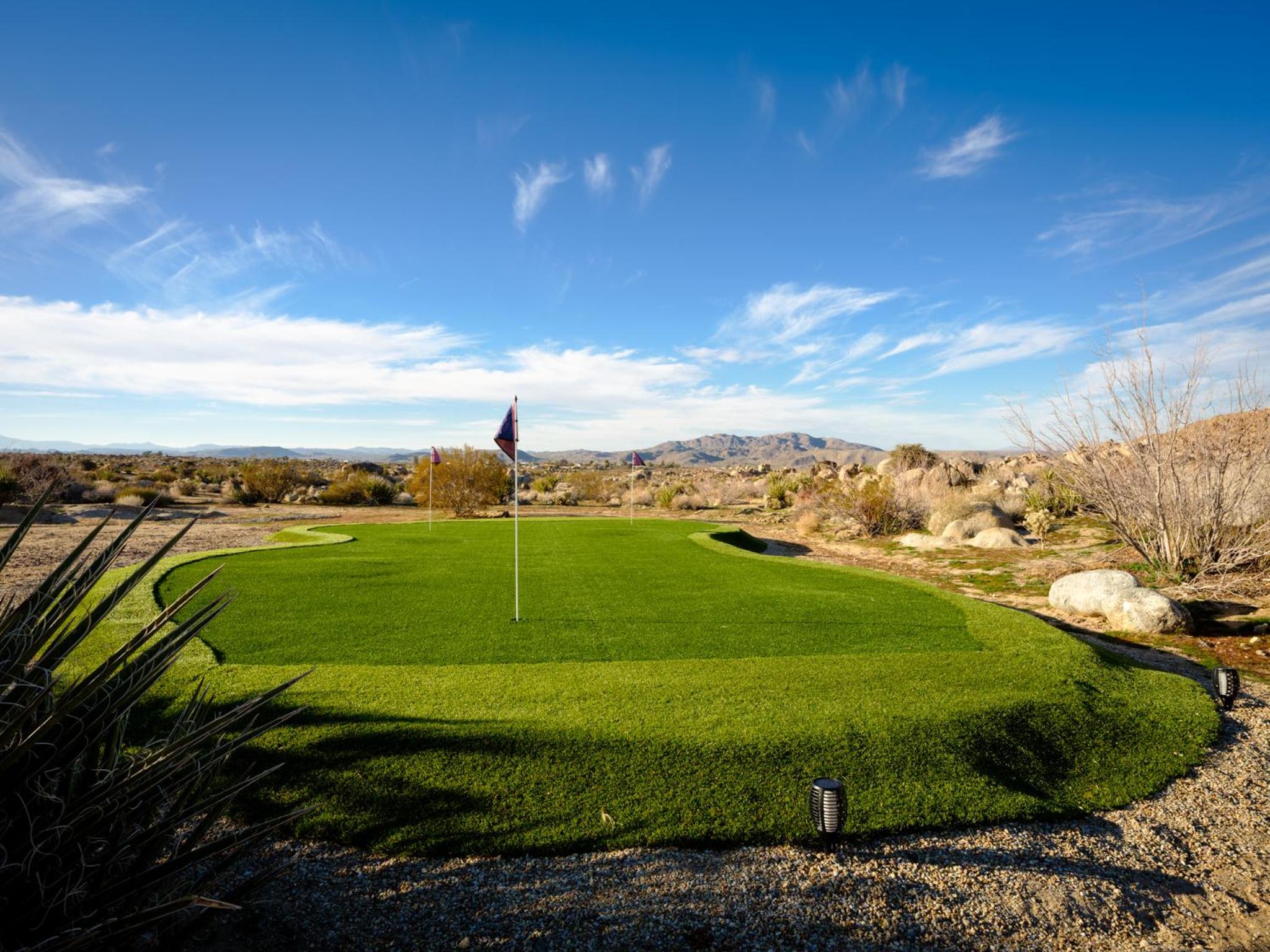 Joshua Tree Country Club-Villa/Pool/Sport/Boulders - Property Image 8