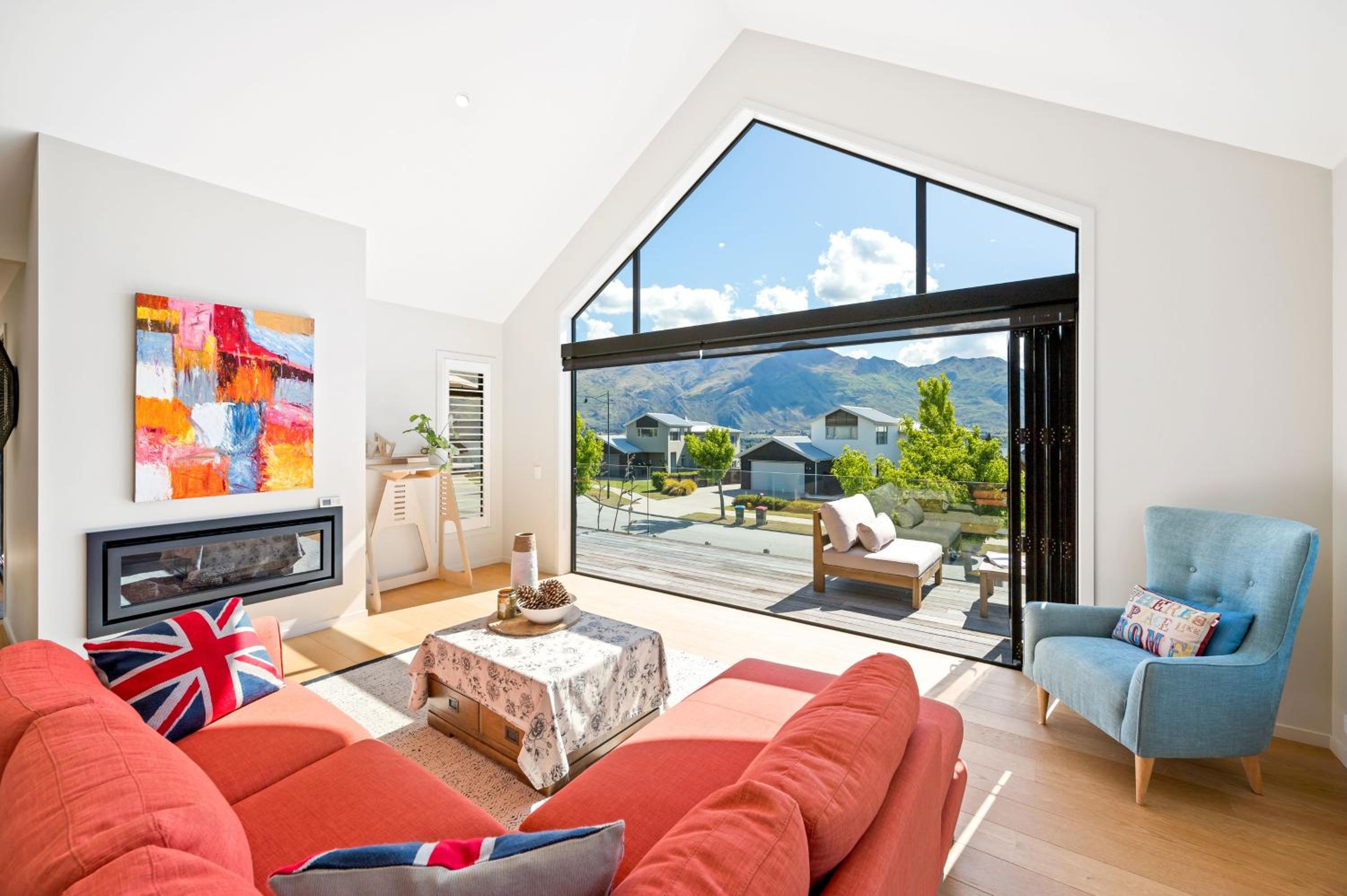 Wanaka Lake and Mountain Views view 2