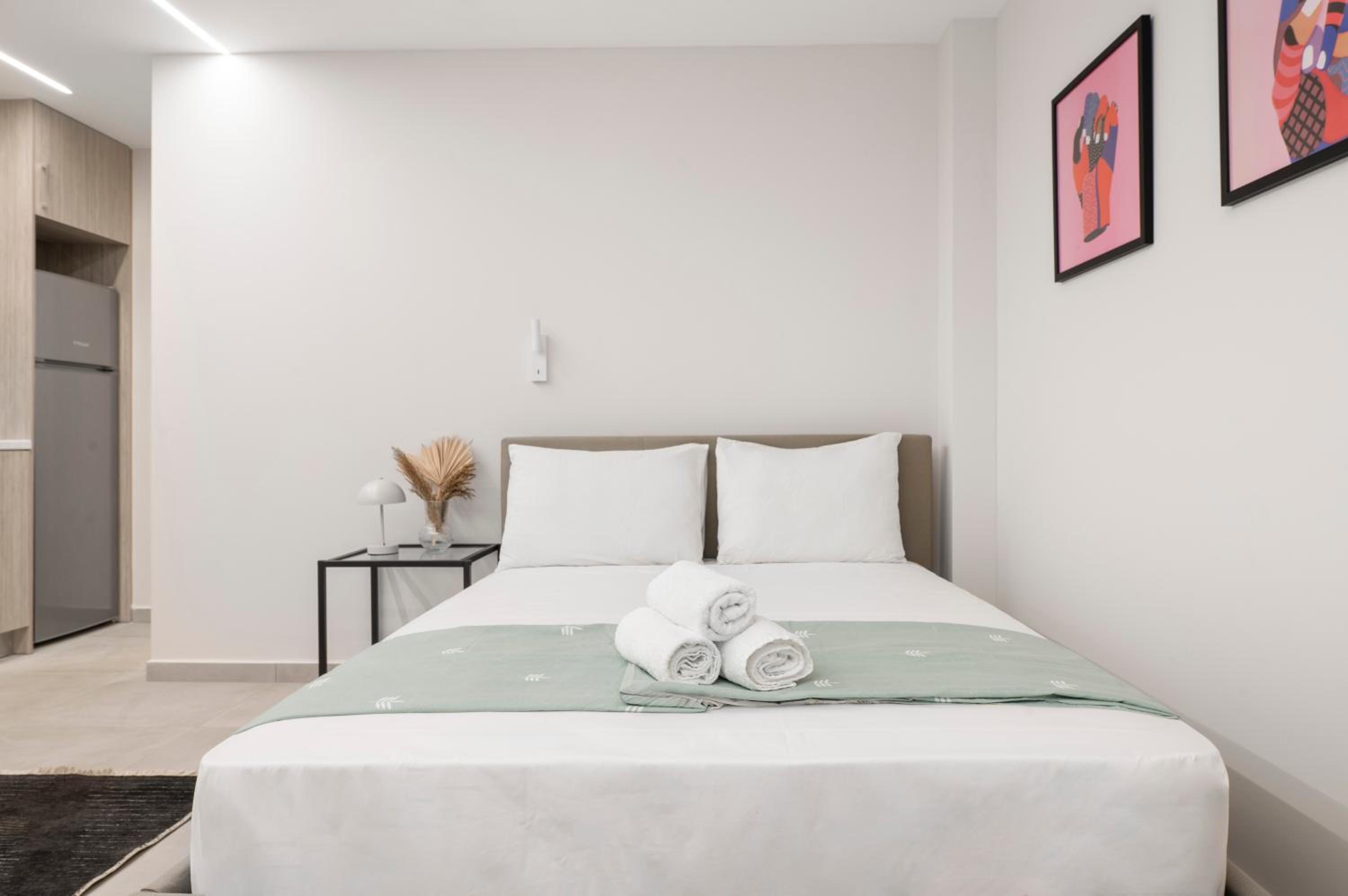 Oculus Kolonos Suites by Live&Travel