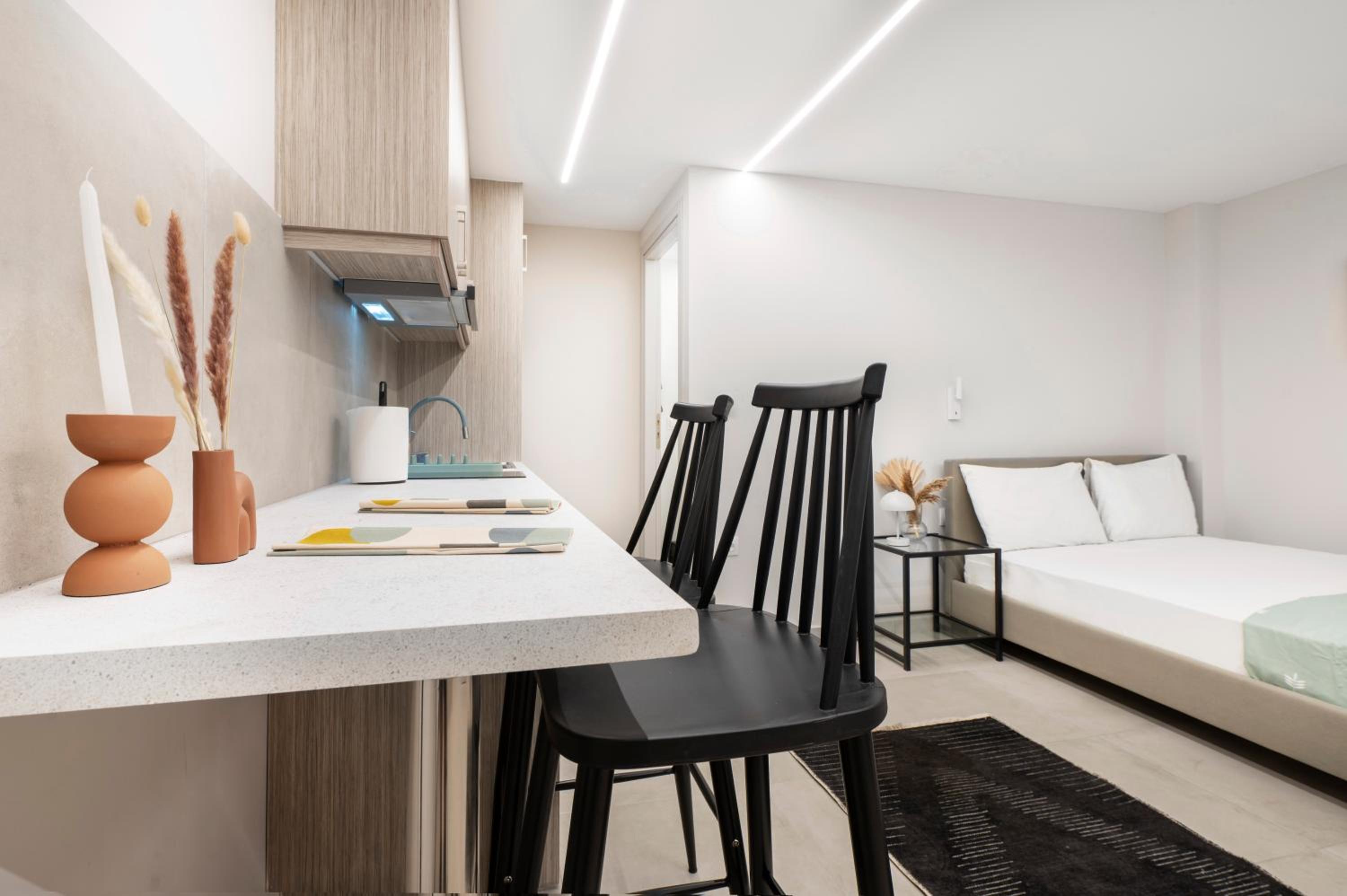 Oculus Kolonos Suites by Live&Travel