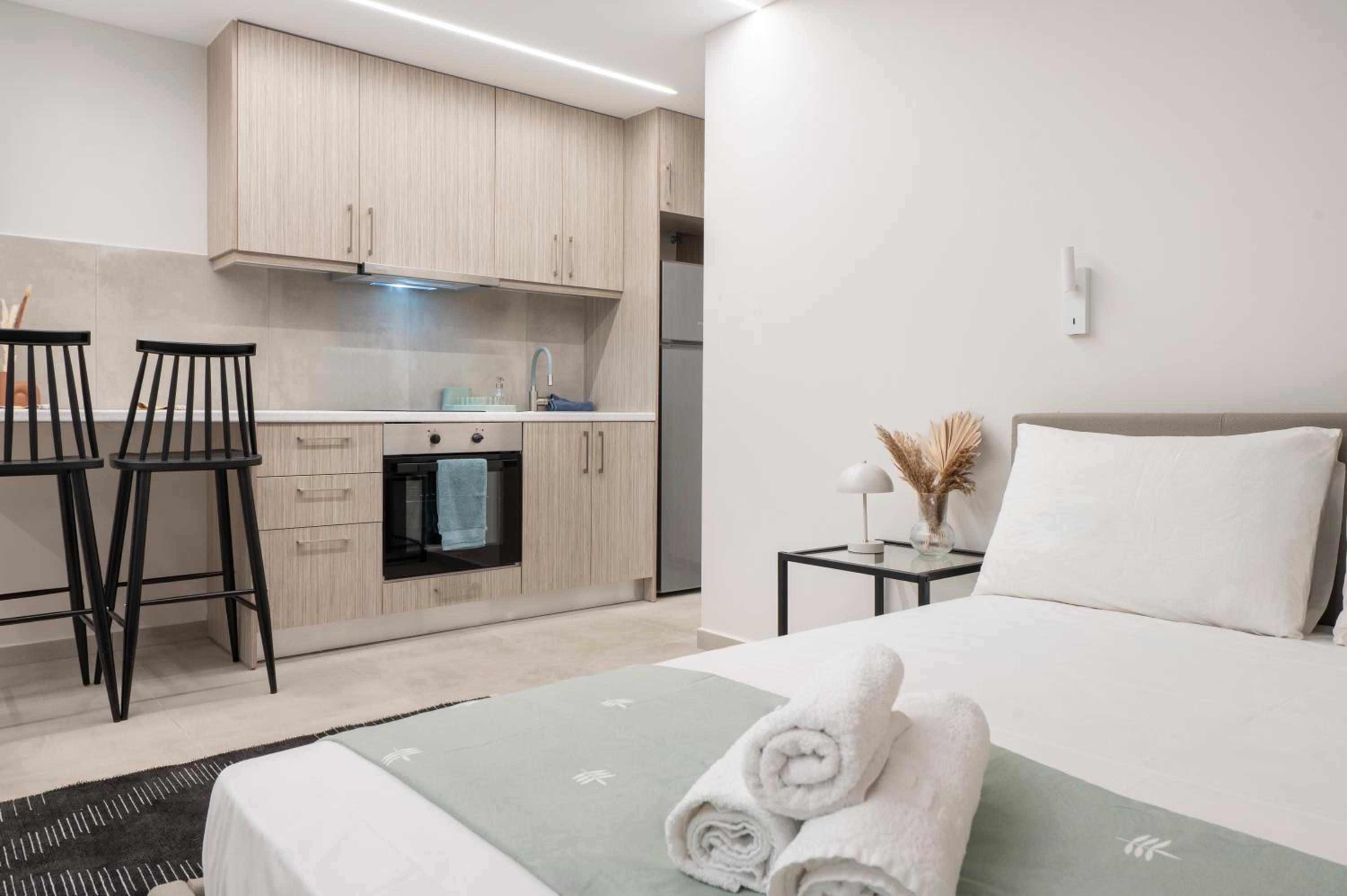 Oculus Kolonos Suites by Live&Travel