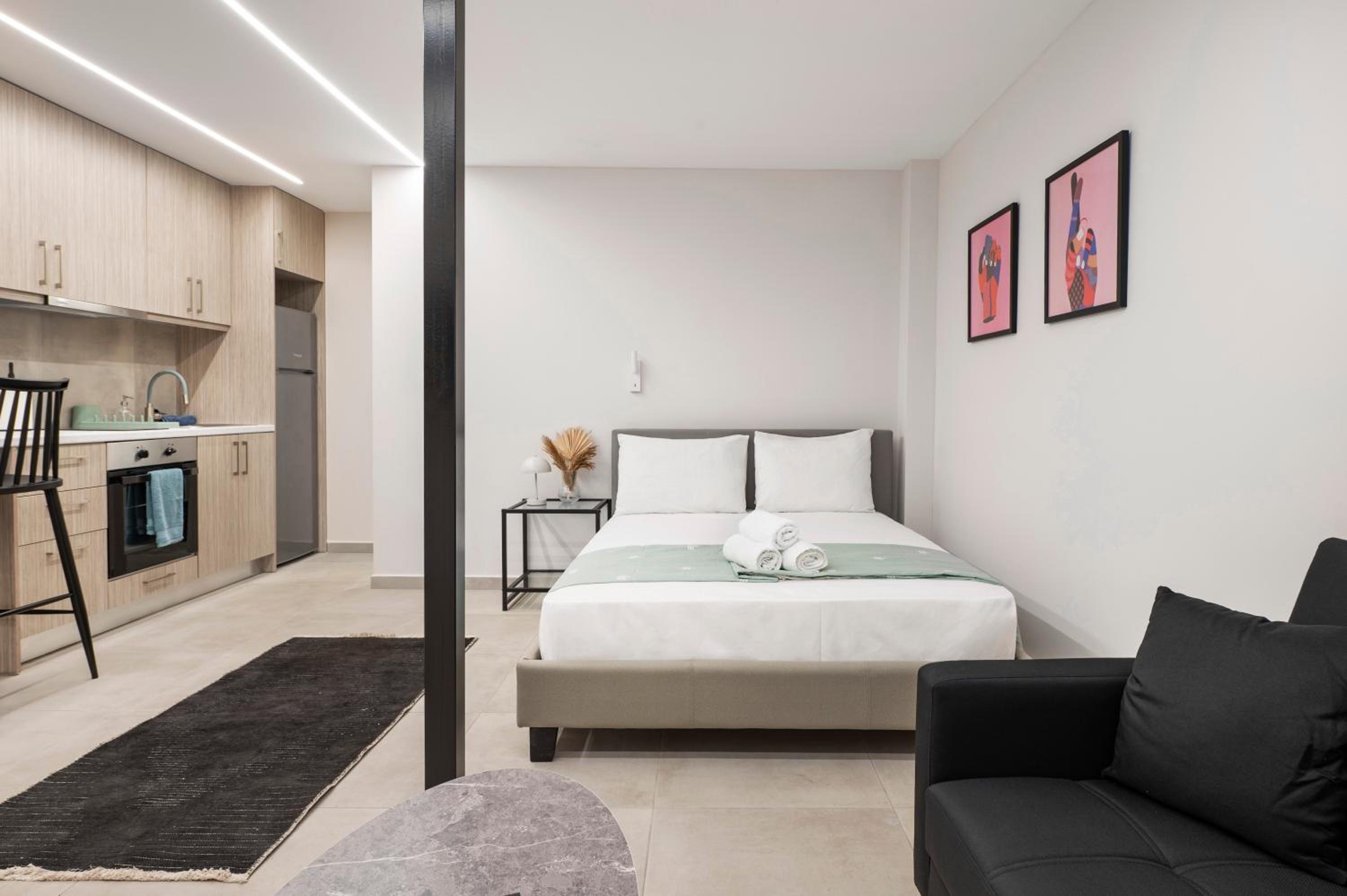 Oculus Kolonos Suites by Live&Travel