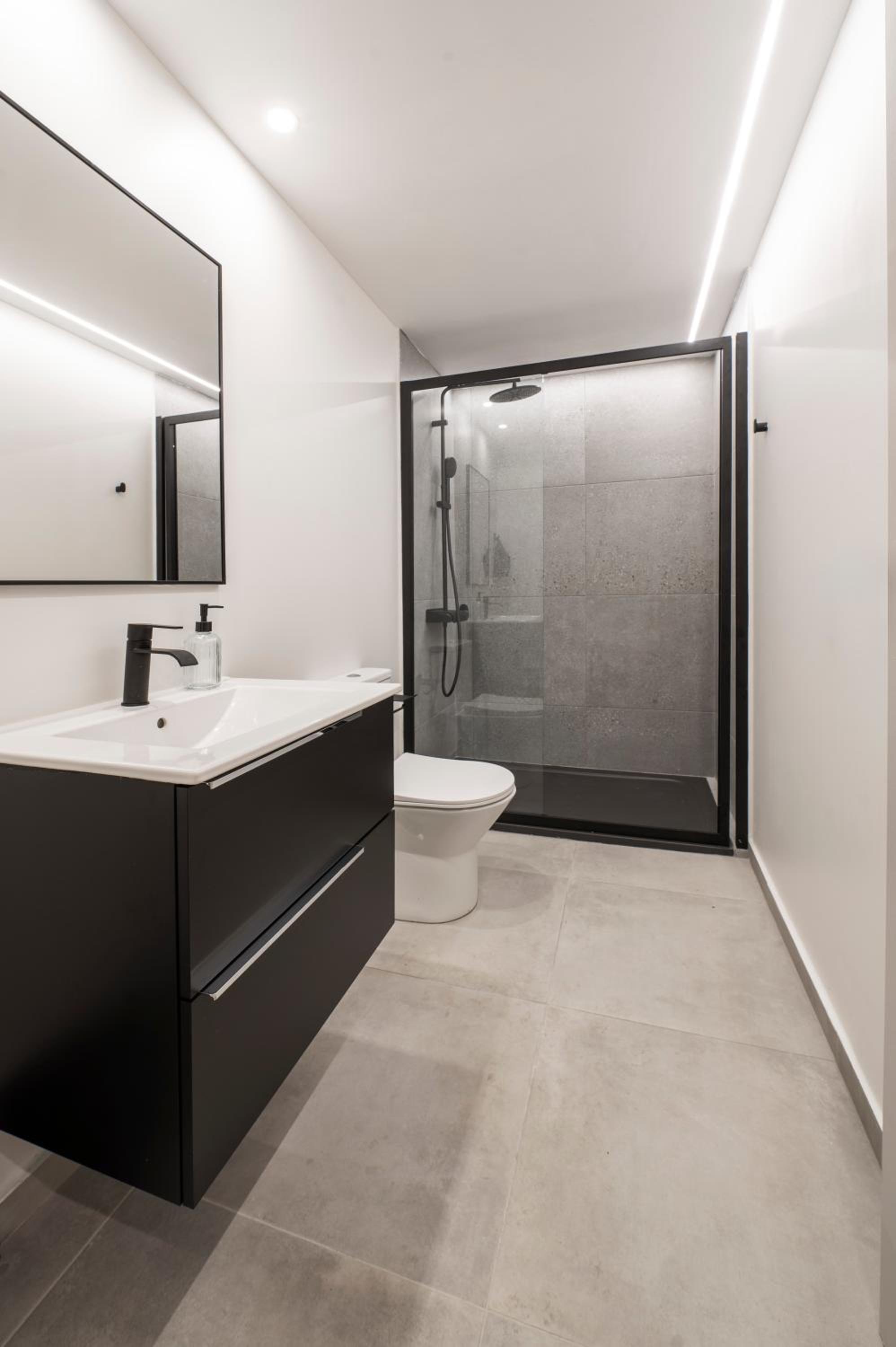 Oculus Kolonos Suites by Live&Travel