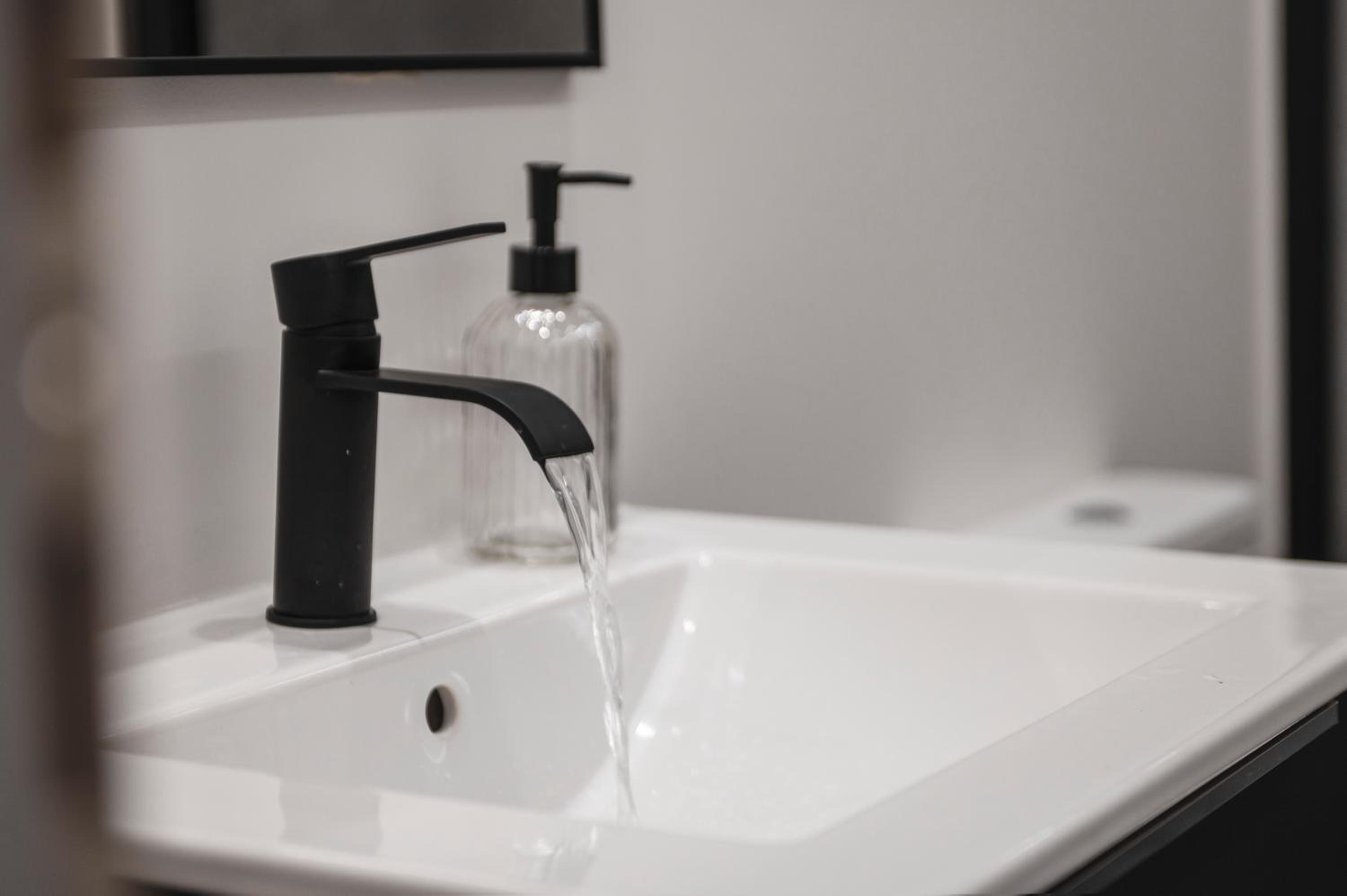 Oculus Kolonos Suites by Live&Travel