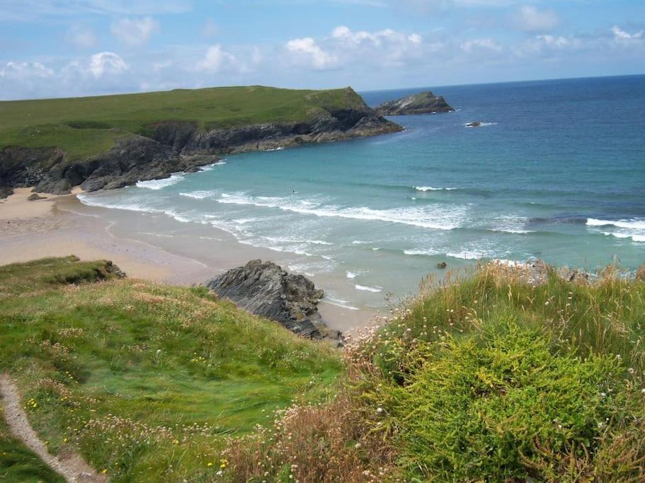 Pet and family friendly modern house in Crantock, close to the beach