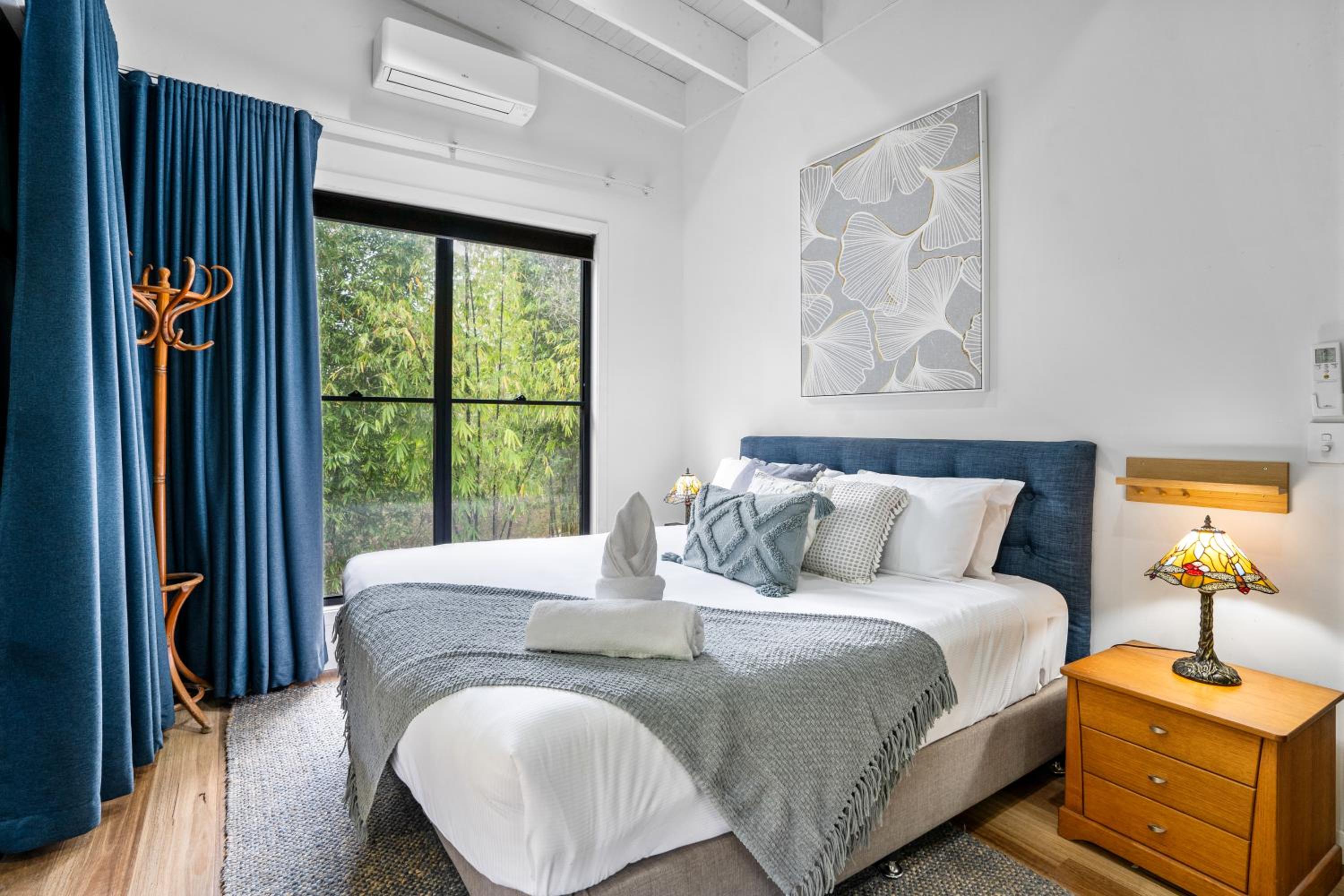 Creekside Cottage, pet friendly w pool
