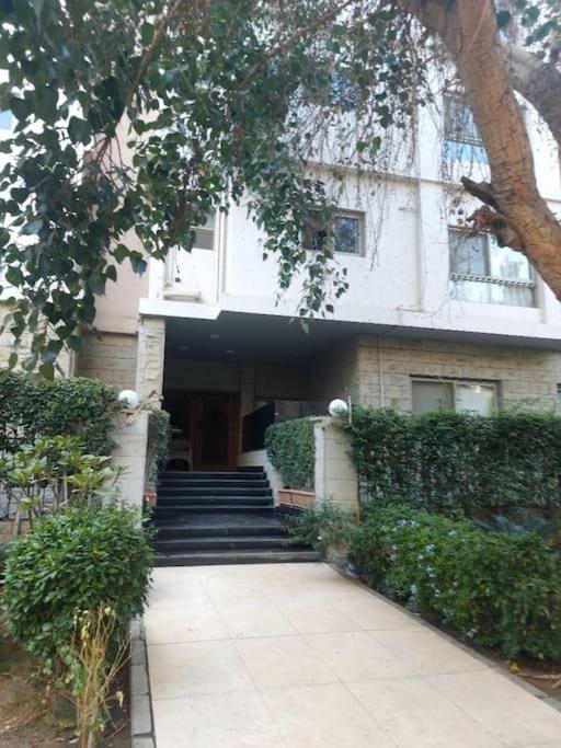 Amazing Apartment in M R G 3