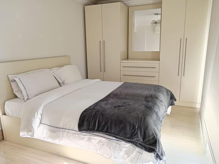 Amazing Apartment in M R G 3