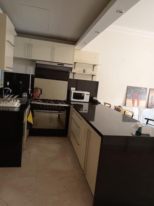 Amazing Apartment in M R G 3