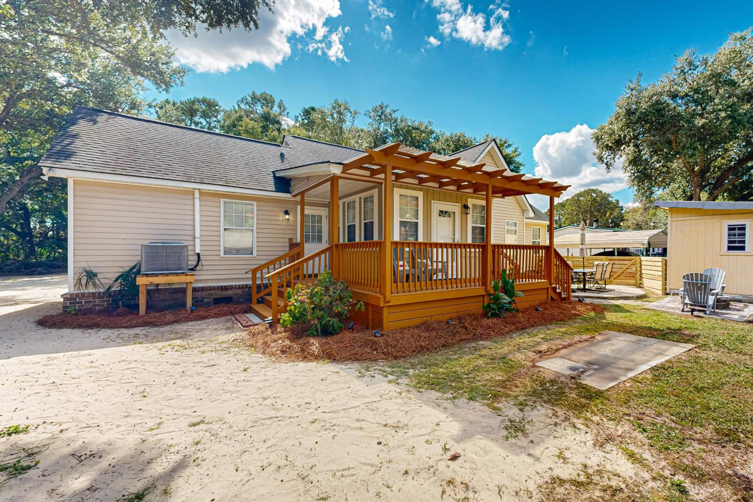 Kerrison by Kiawah Home with Deck and Fire Pit
