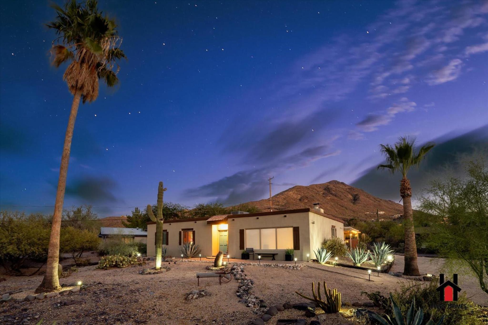 Sonoran Desert Getaway with Cowboy Tub view 4