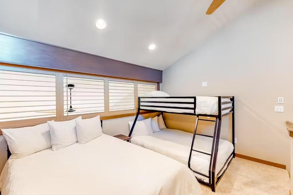 Lake Chelan Shores Condos