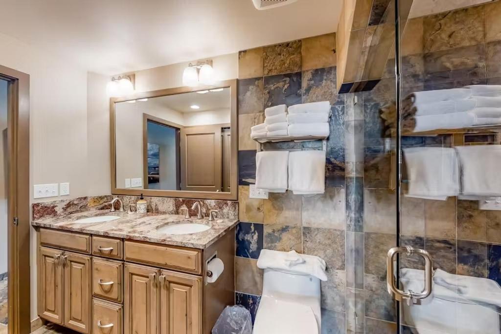 Lake Chelan Shores Condos