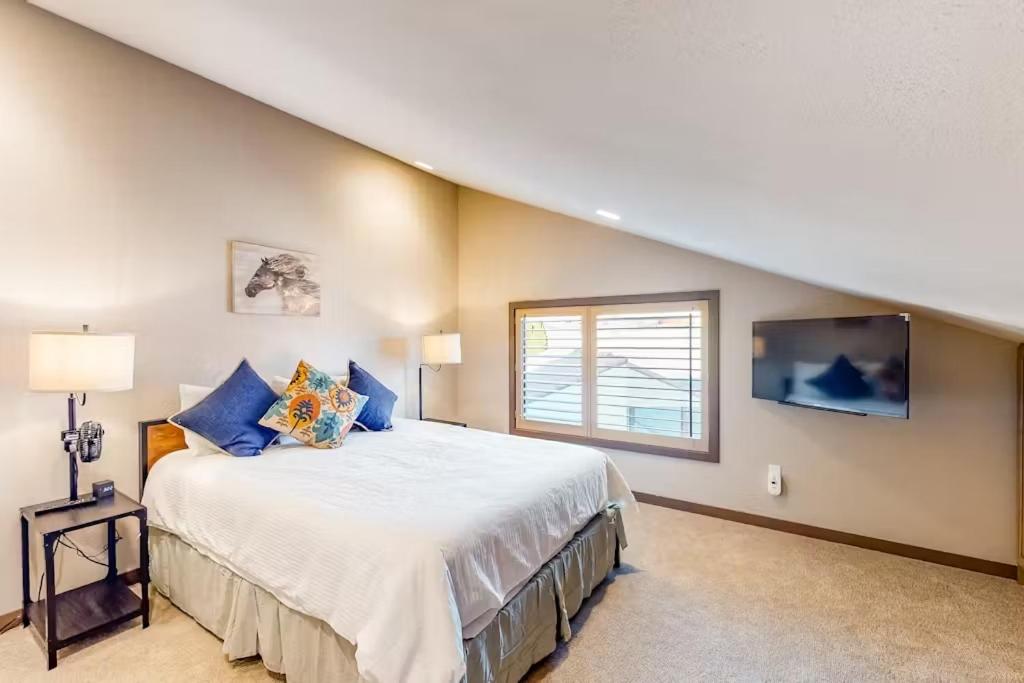 Lake Chelan Shores Condos