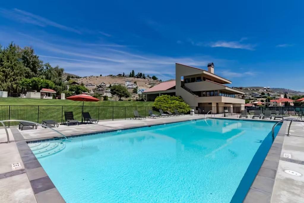 Lake Chelan Shores Condos