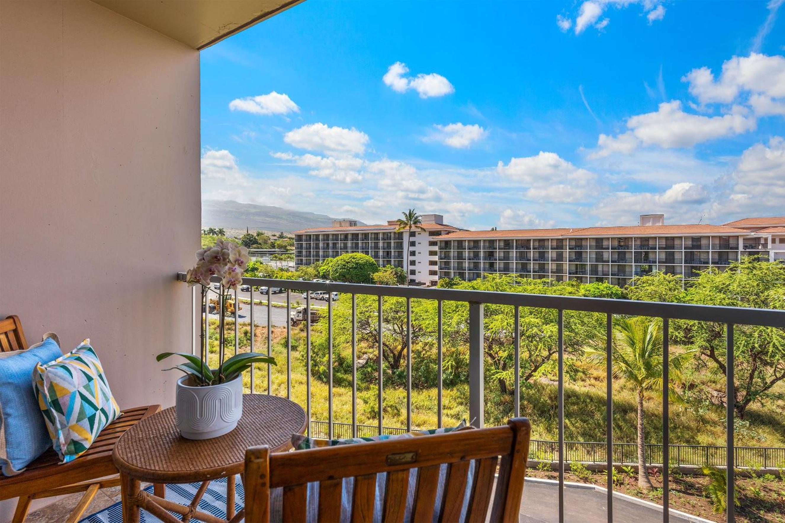 Pacific Shores B-409 - Beautifully Renovated Ocean View, 2 BD / 2 BA, Split AC!