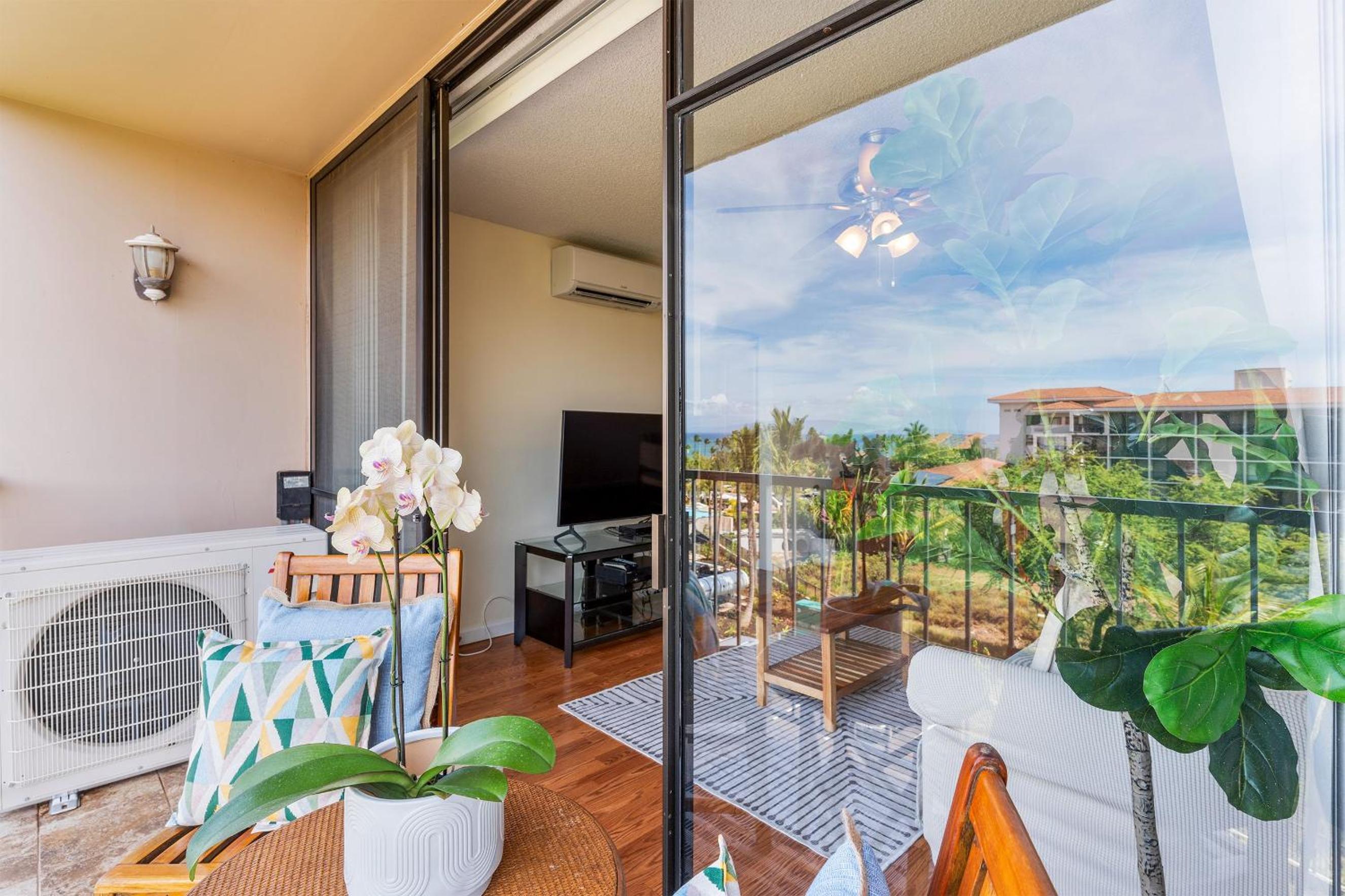 Pacific Shores B-409 - Beautifully Renovated Ocean View, 2 BD / 2 BA, Split AC!