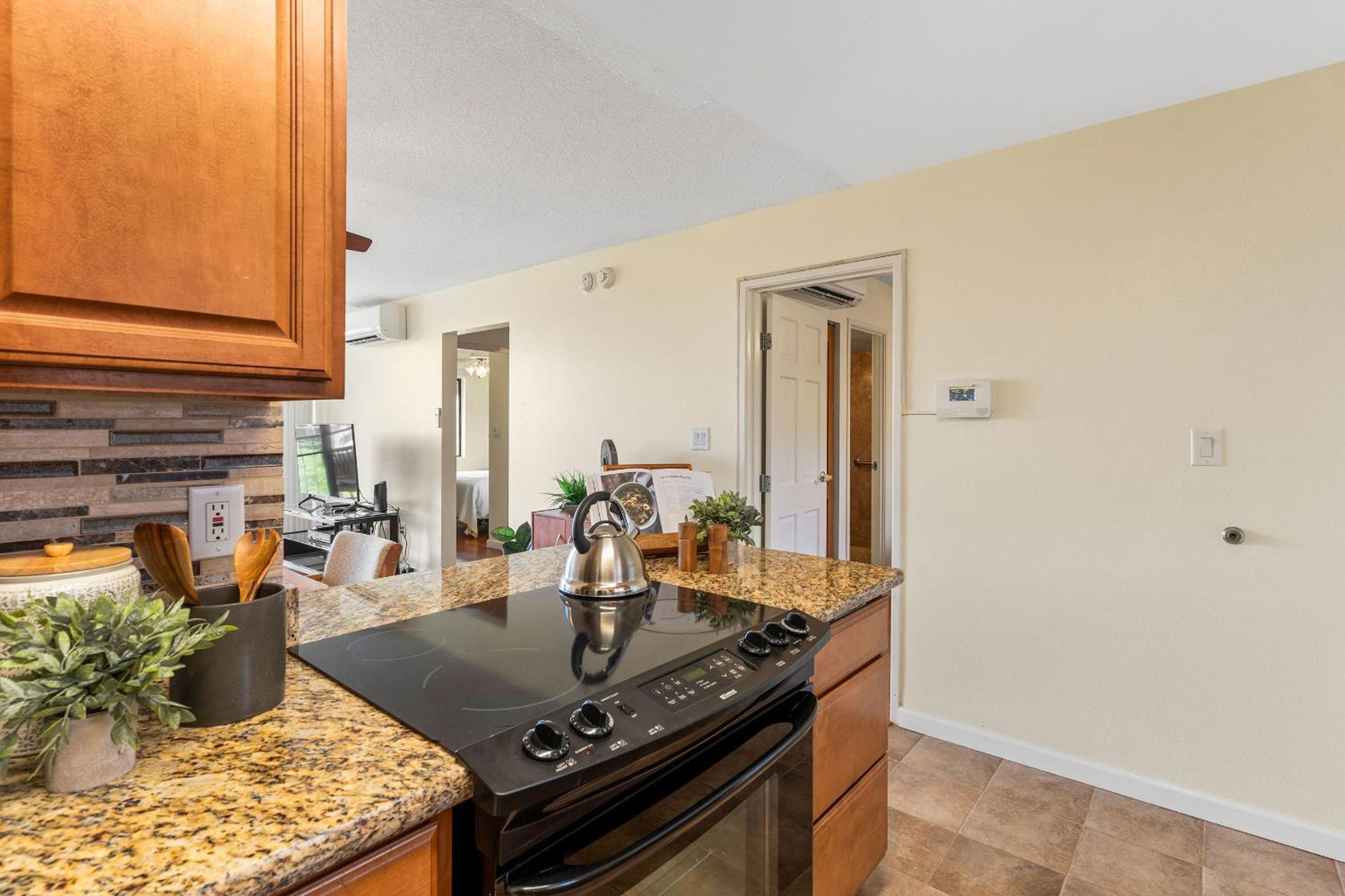Pacific Shores B-409 - Beautifully Renovated Ocean View, 2 BD / 2 BA, Split AC!