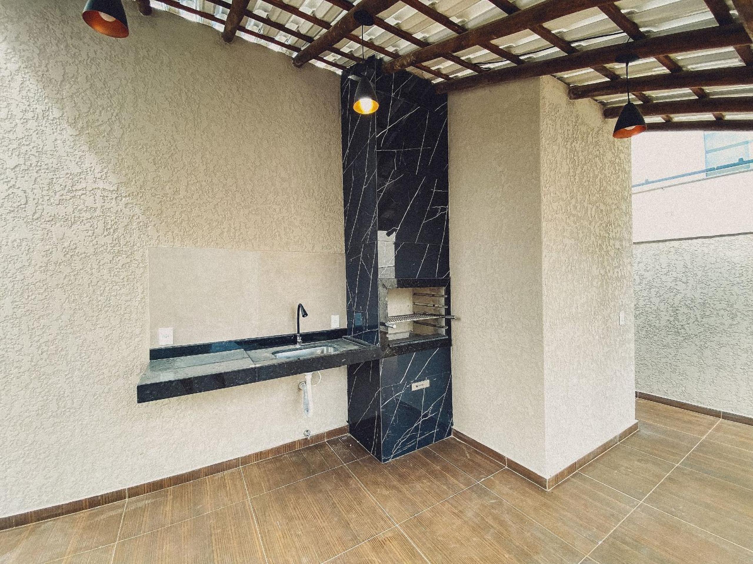 Casas Duplex todas com 3 suiítes ambas com ar condicionado, varanda, internet e churrasqueira privativa no Residencial Jardins de Taperpuã 2 codomínio a po