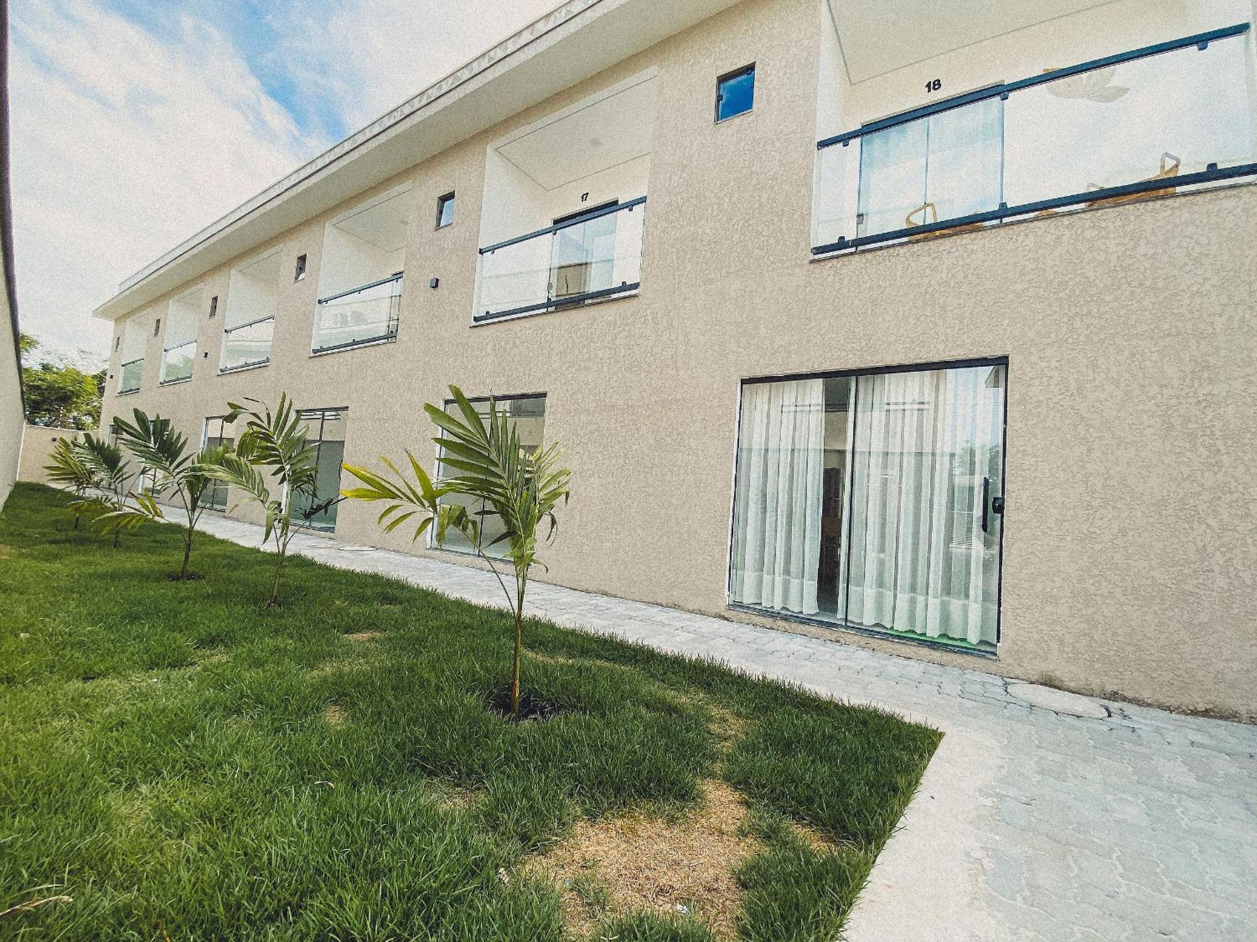 Casas Duplex todas com 3 suiítes ambas com ar condicionado, varanda, internet e churrasqueira privativa no Residencial Jardins de Taperpuã 2 codomínio a po
