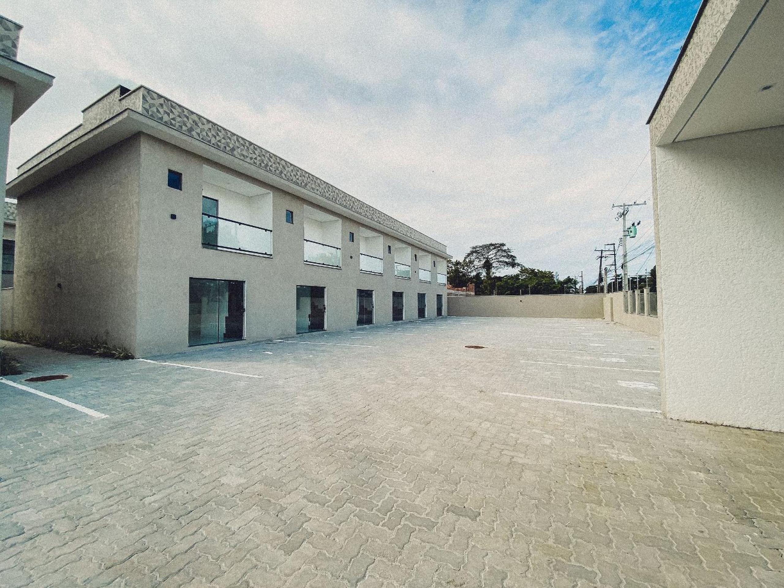 Casas Duplex todas com 3 suiítes ambas com ar condicionado, varanda, internet e churrasqueira privativa no Residencial Jardins de Taperpuã 2 codomínio a po