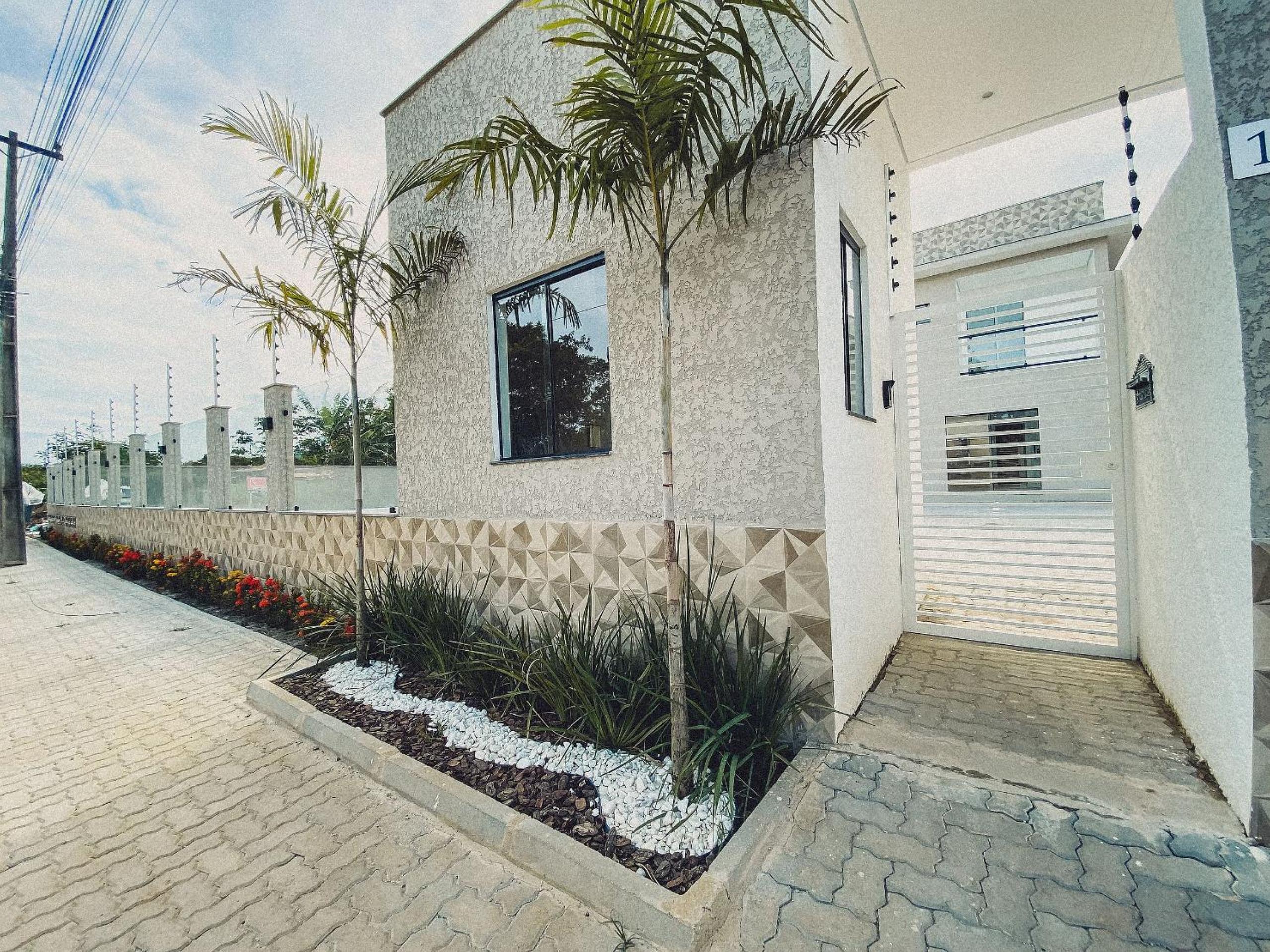 Casas Duplex todas com 3 suiítes ambas com ar condicionado, varanda, internet e churrasqueira privativa no Residencial Jardins de Taperpuã 2 codomínio a po
