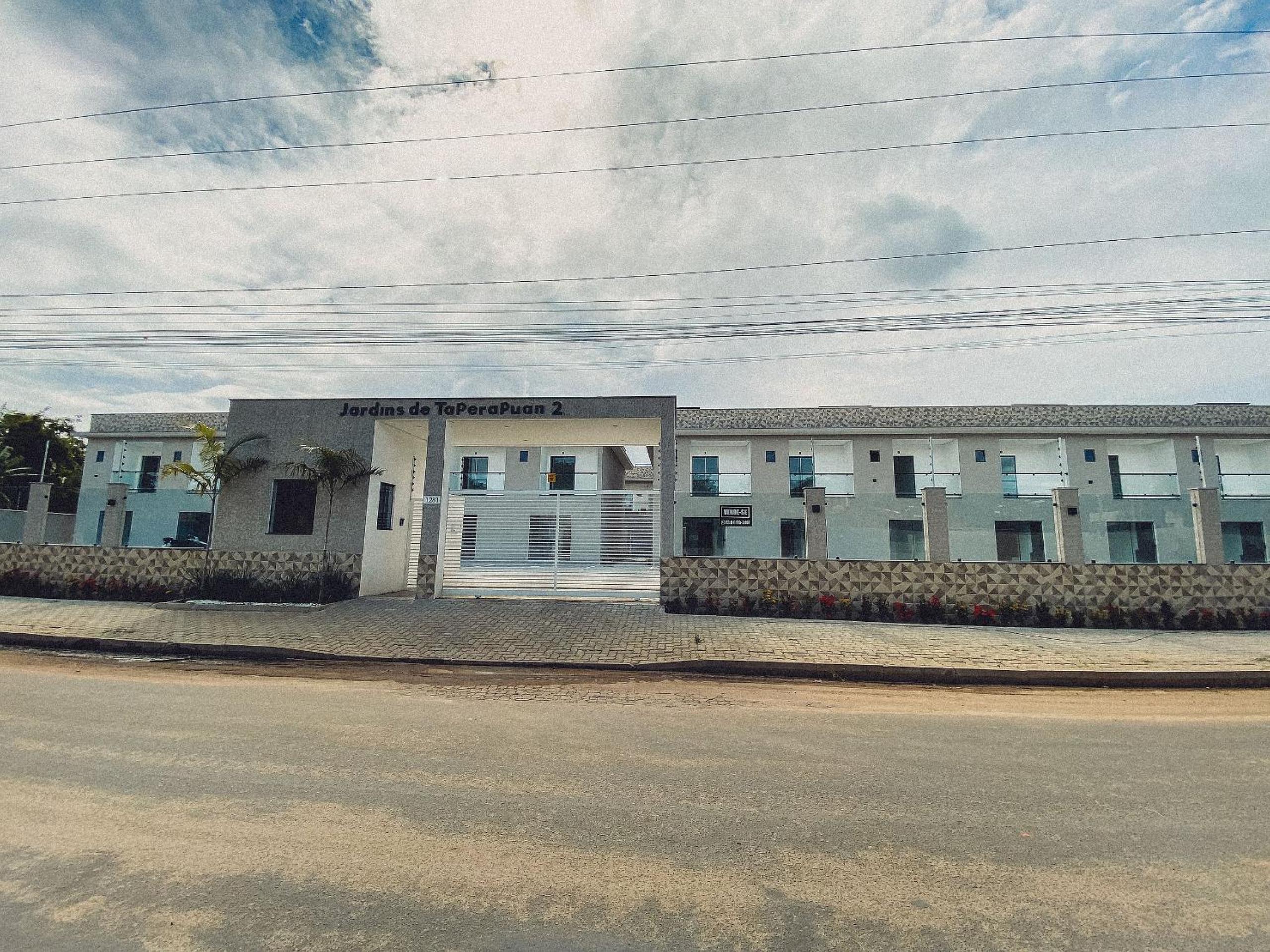 Casas Duplex todas com 3 suiítes ambas com ar condicionado, varanda, internet e churrasqueira privativa no Residencial Jardins de Taperpuã 2 codomínio a po