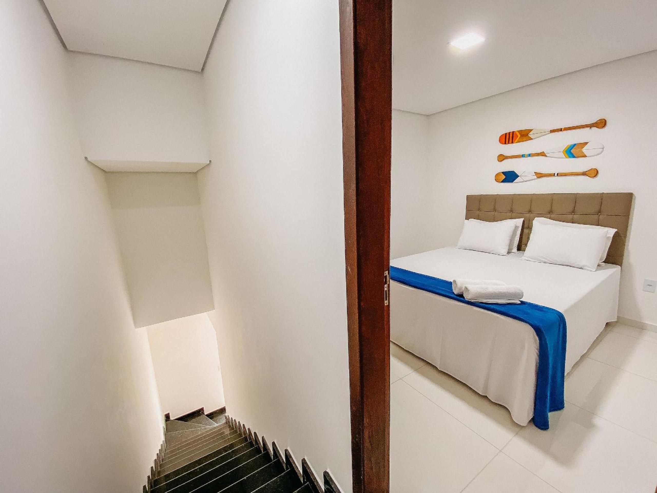 Casas Duplex todas com 3 suiítes ambas com ar condicionado, varanda, internet e churrasqueira privativa no Residencial Jardins de Taperpuã 2 codomínio a po