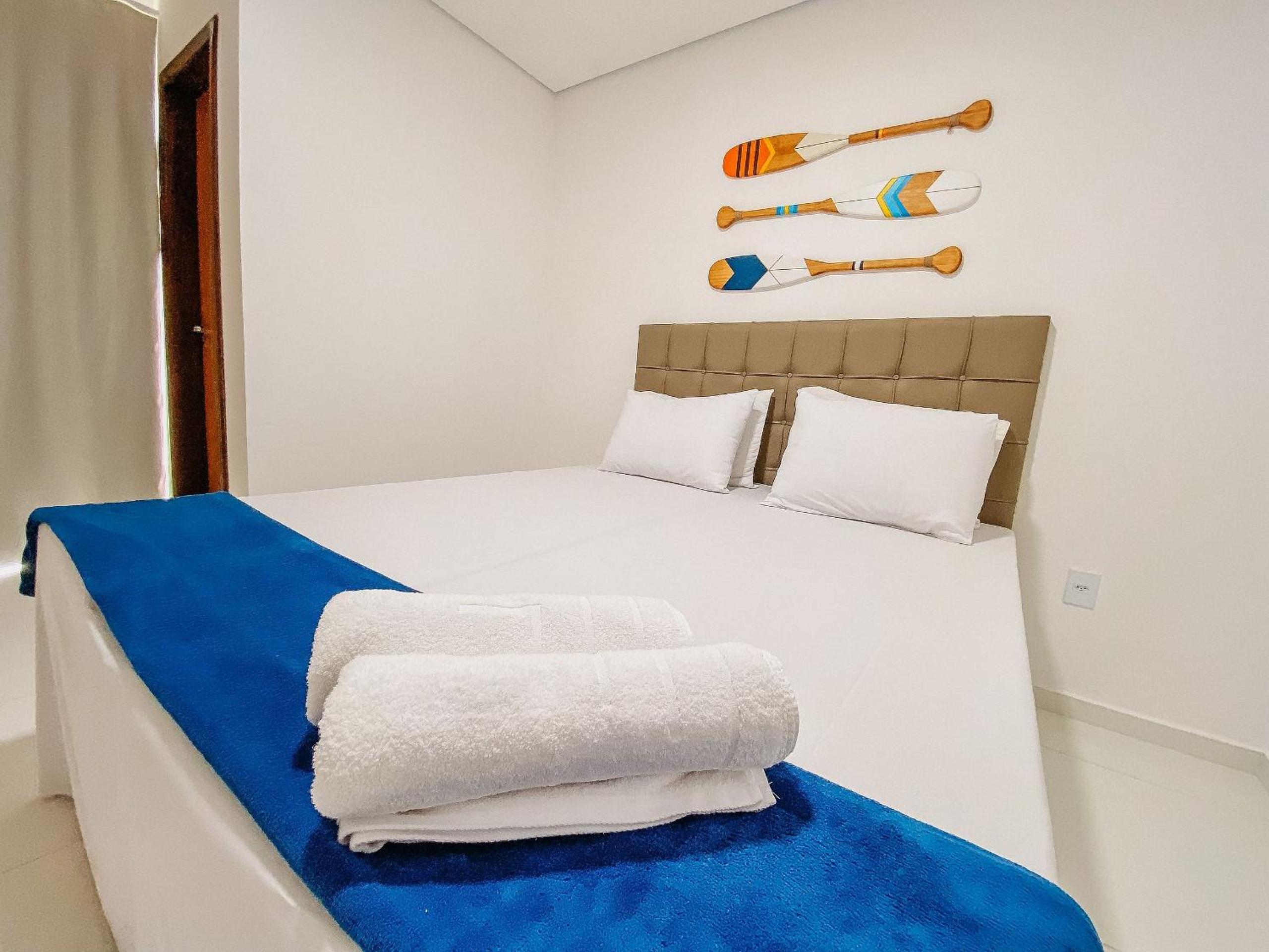 Casas Duplex todas com 3 suiítes ambas com ar condicionado, varanda, internet e churrasqueira privativa no Residencial Jardins de Taperpuã 2 codomínio a po