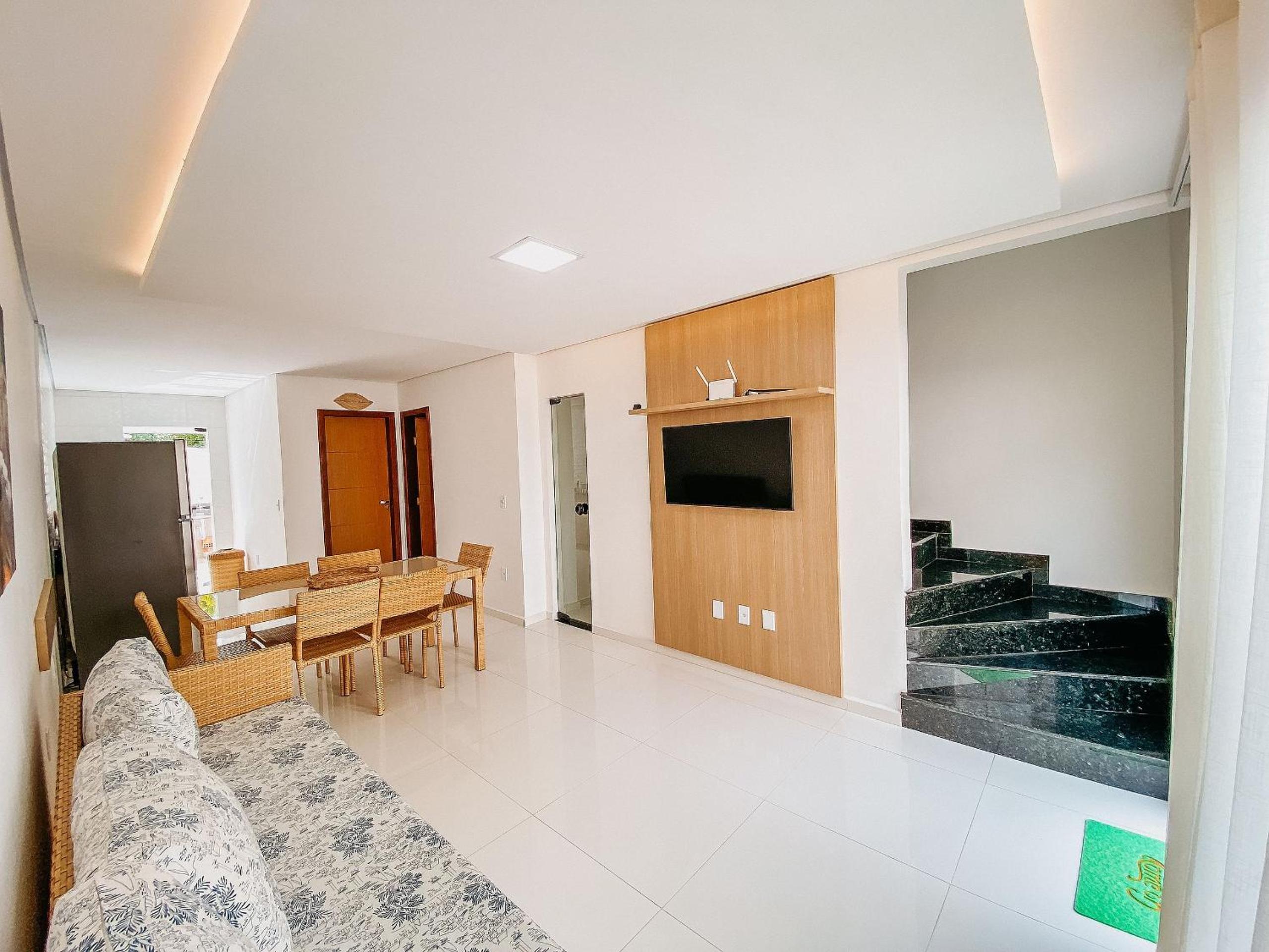 Casas Duplex todas com 3 suiítes ambas com ar condicionado, varanda, internet e churrasqueira privativa no Residencial Jardins de Taperpuã 2 codomínio a po