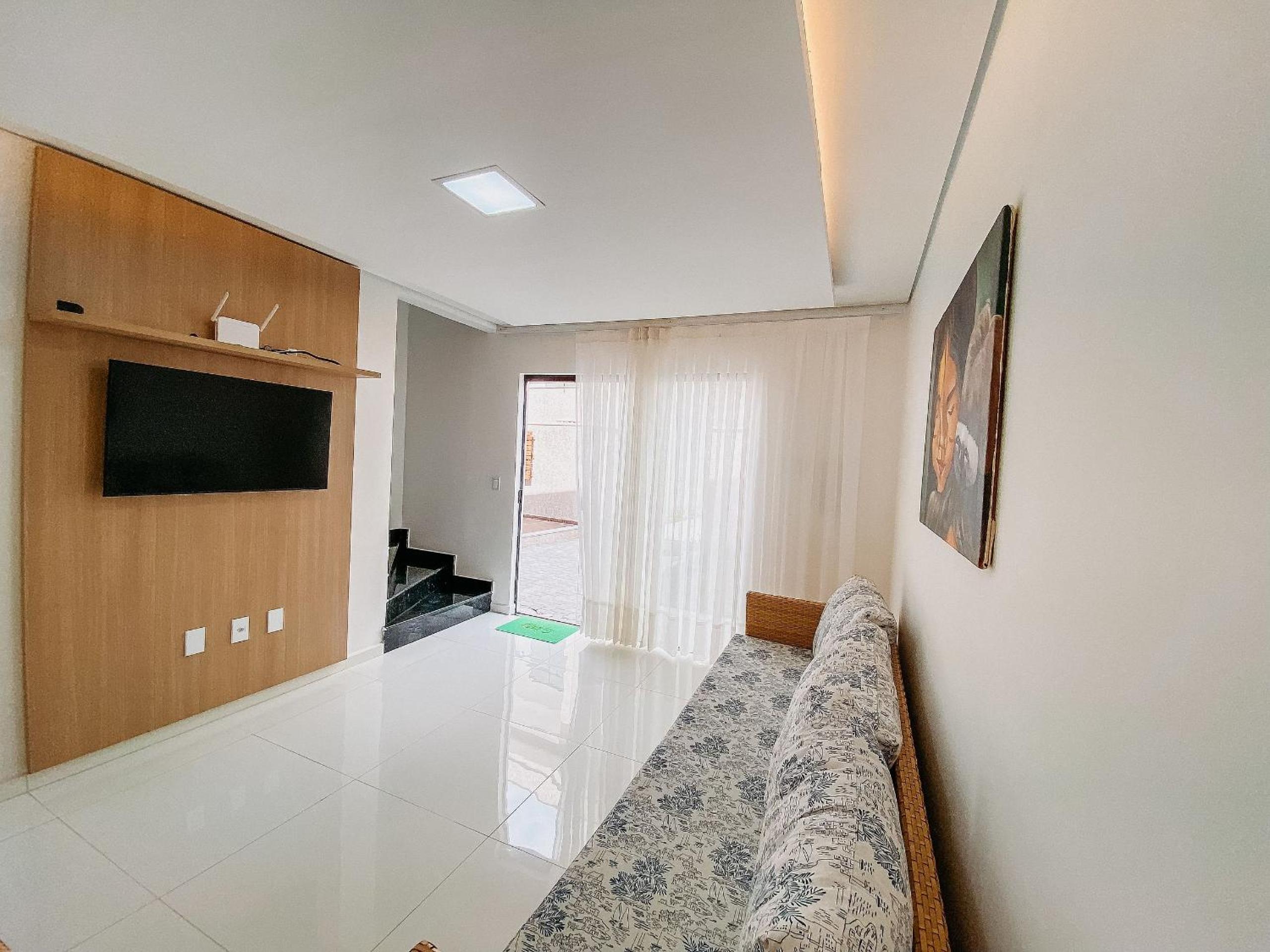 Casas Duplex todas com 3 suiítes ambas com ar condicionado, varanda, internet e churrasqueira privativa no Residencial Jardins de Taperpuã 2 codomínio a po