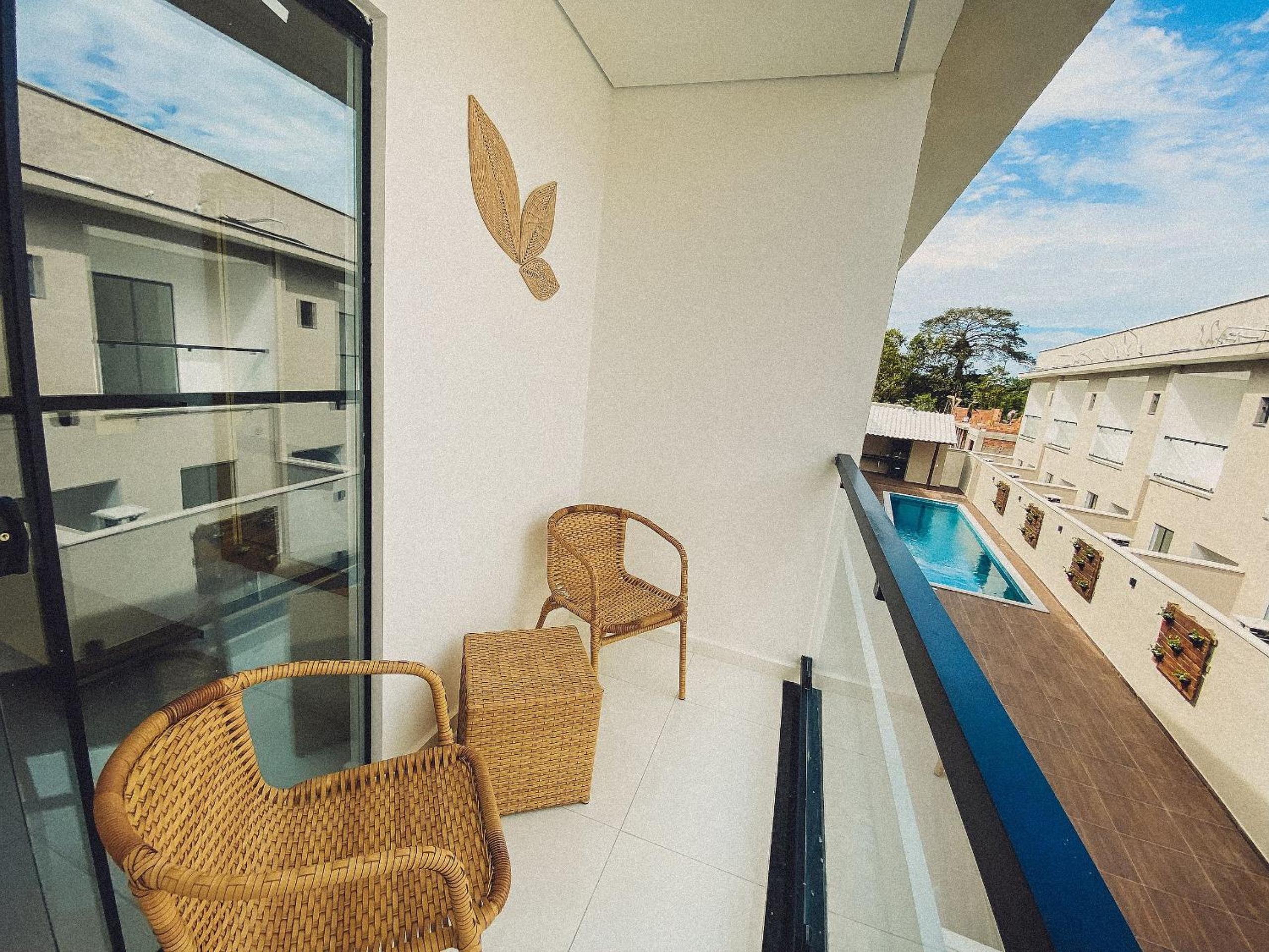 Casas Duplex todas com 3 suiítes ambas com ar condicionado, varanda, internet e churrasqueira privativa no Residencial Jardins de Taperpuã 2 codomínio a po
