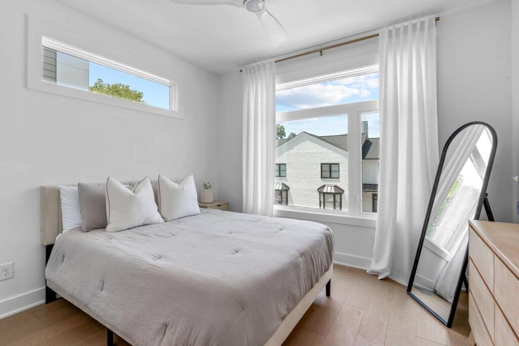 King - 4br Downtown Raleigh -Skyline views view 2